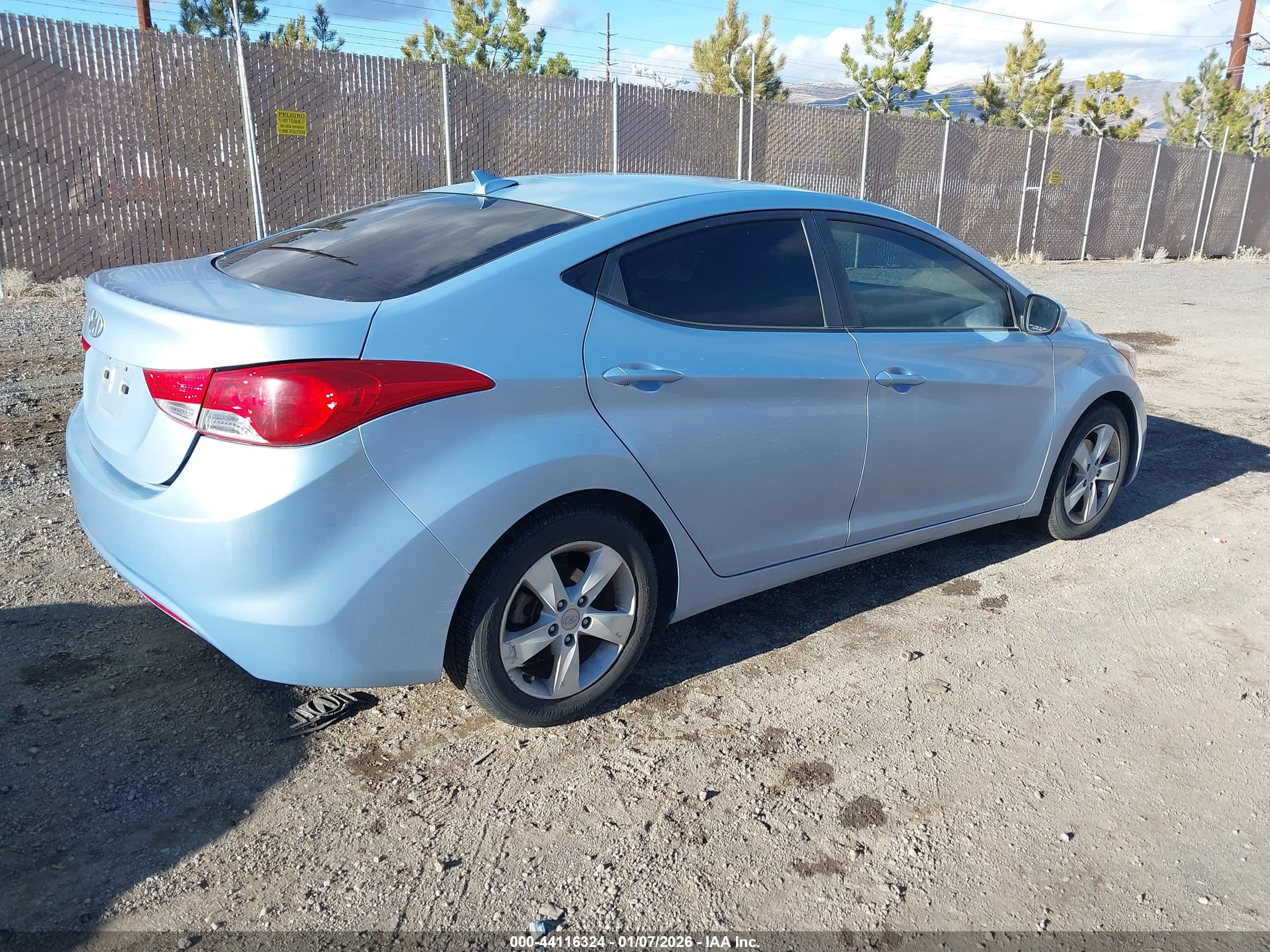 HYUNDAI ELANTRA image 4