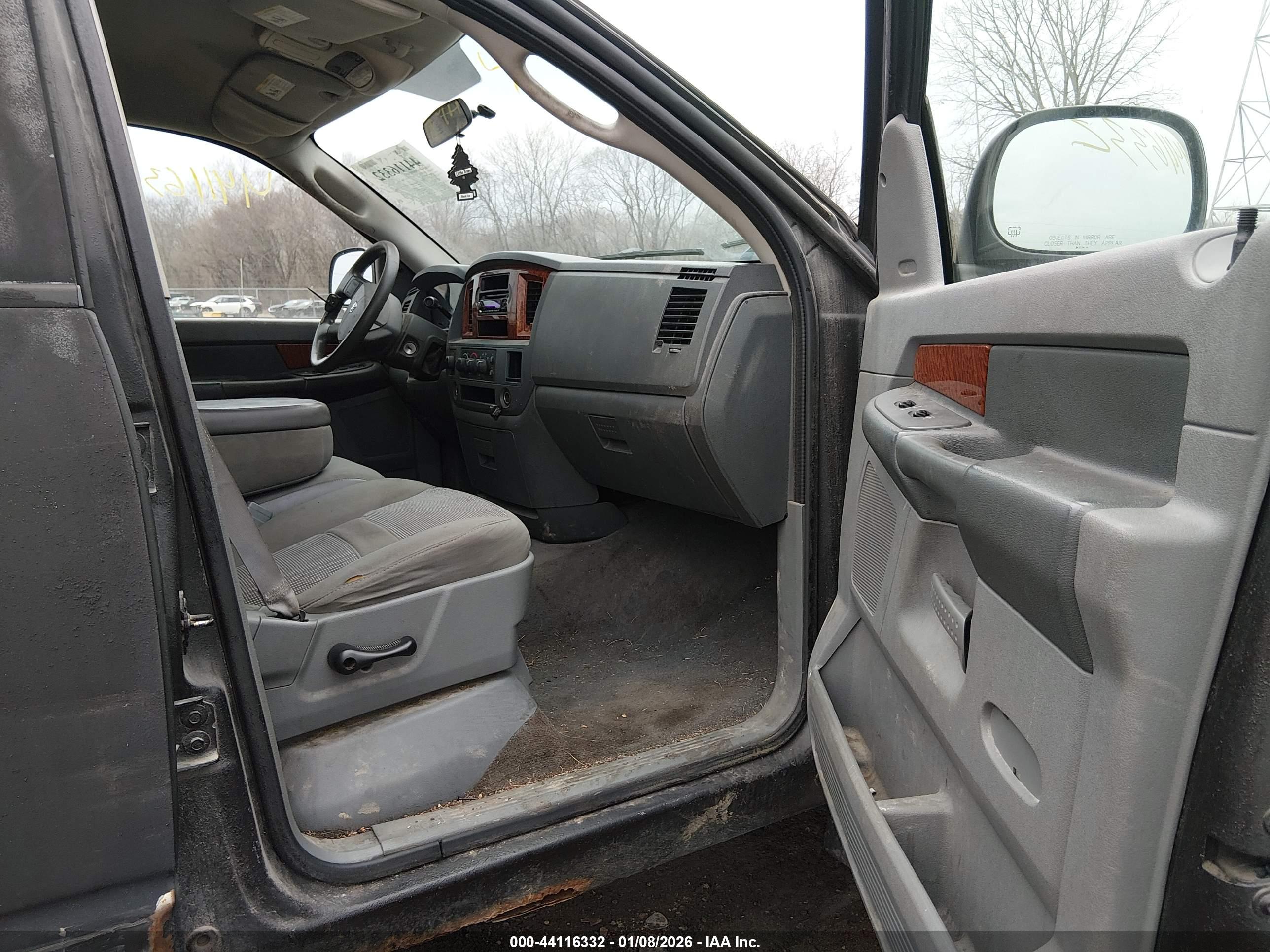 DODGE RAM image 5