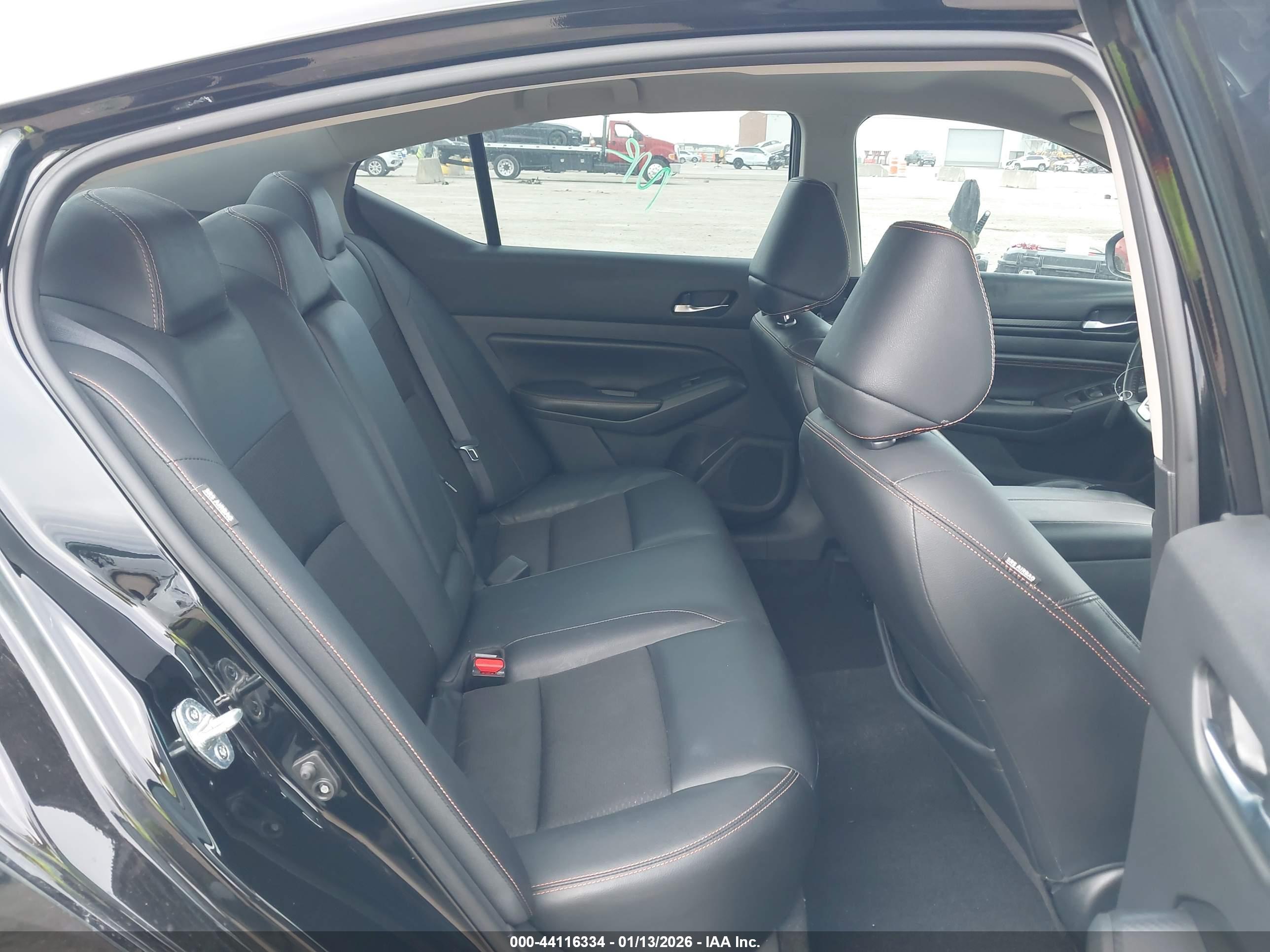 NISSAN ALTIMA image 8