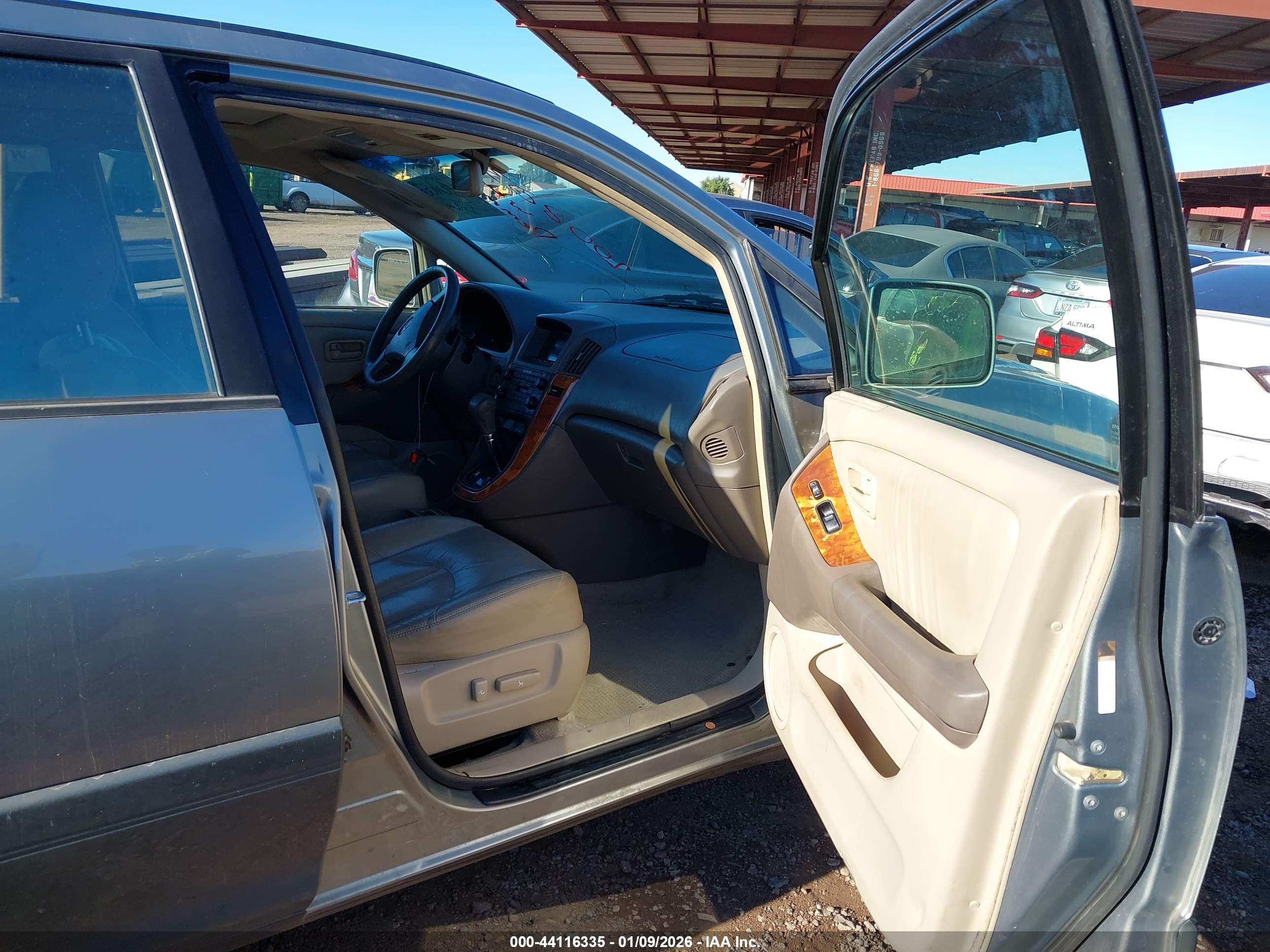 LEXUS RX image 5