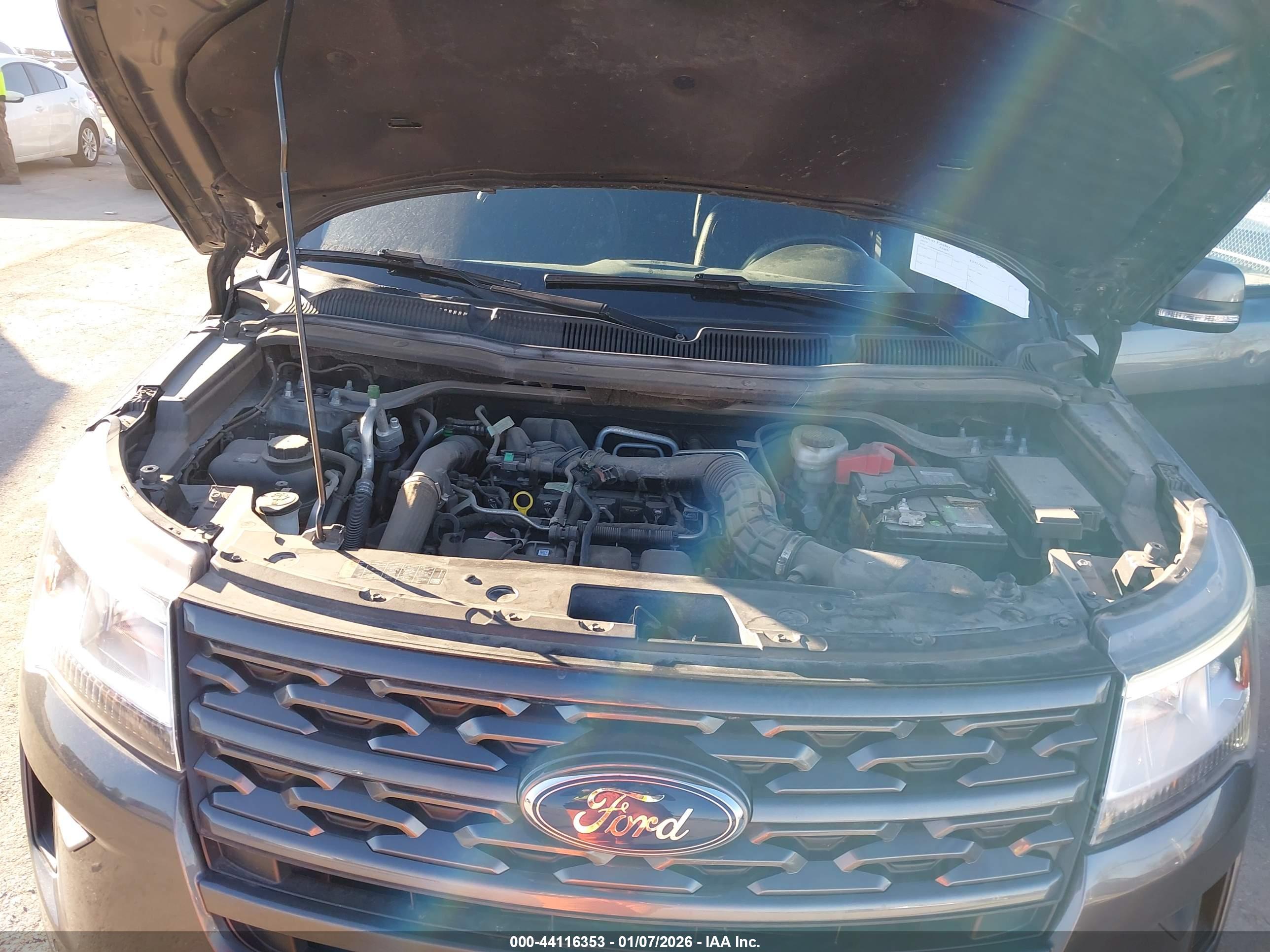 FORD EXPLORER image 10