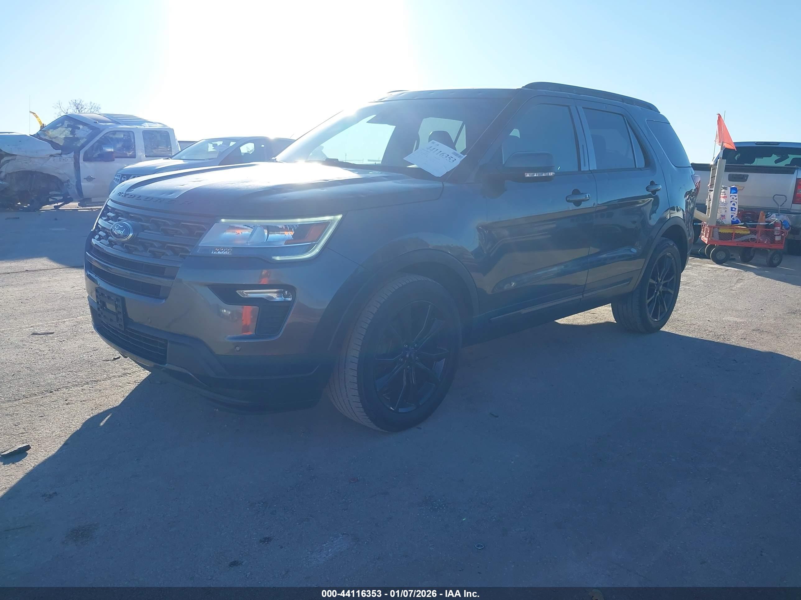 FORD EXPLORER image 2