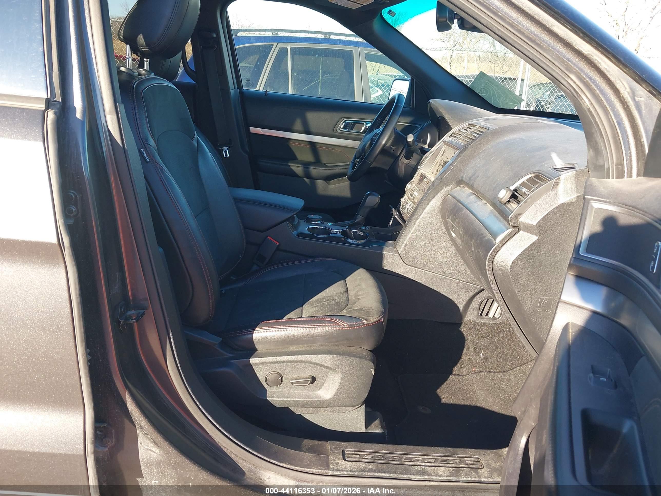 FORD EXPLORER image 5