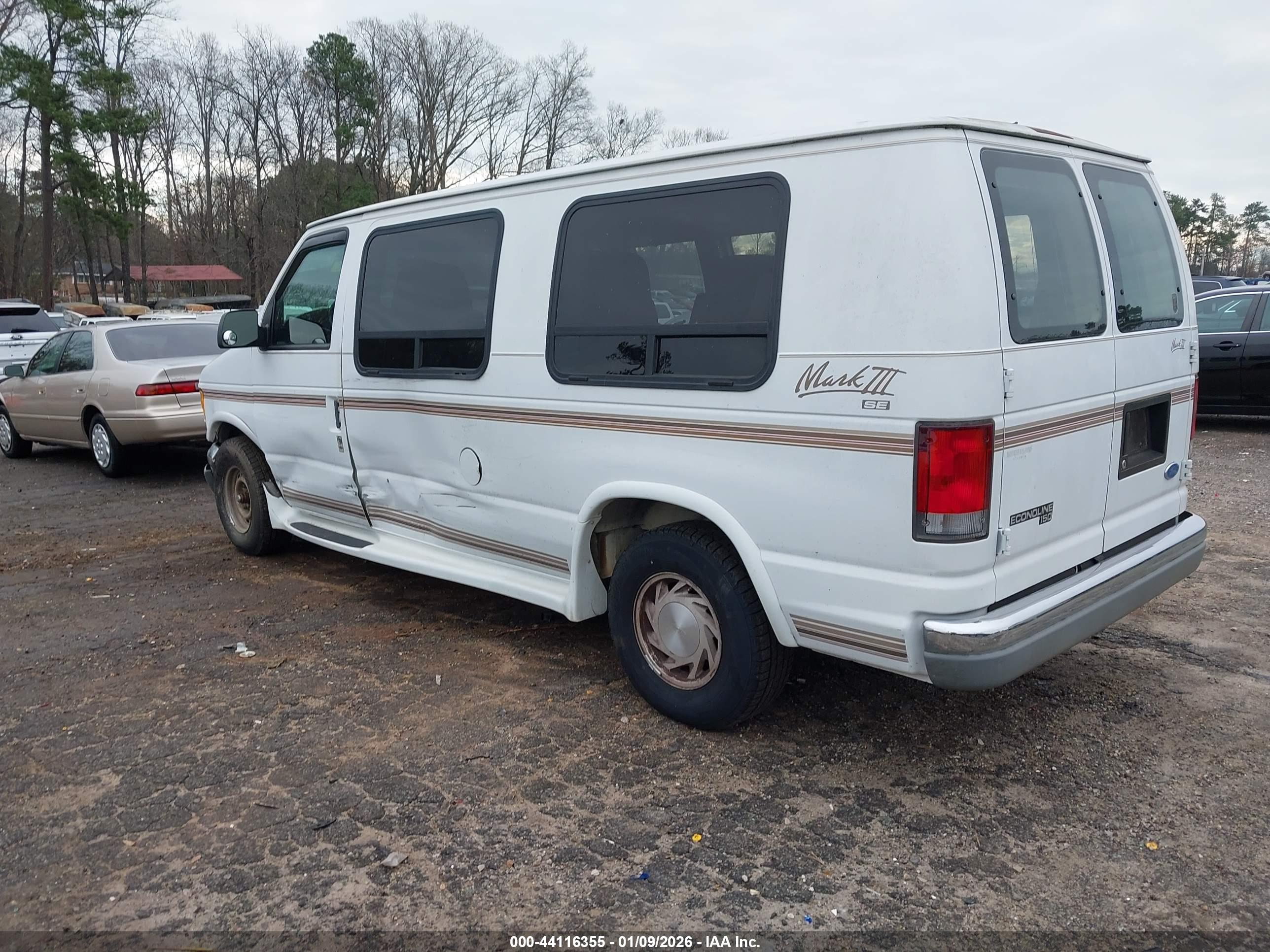 FORD ECONOLINE image 3