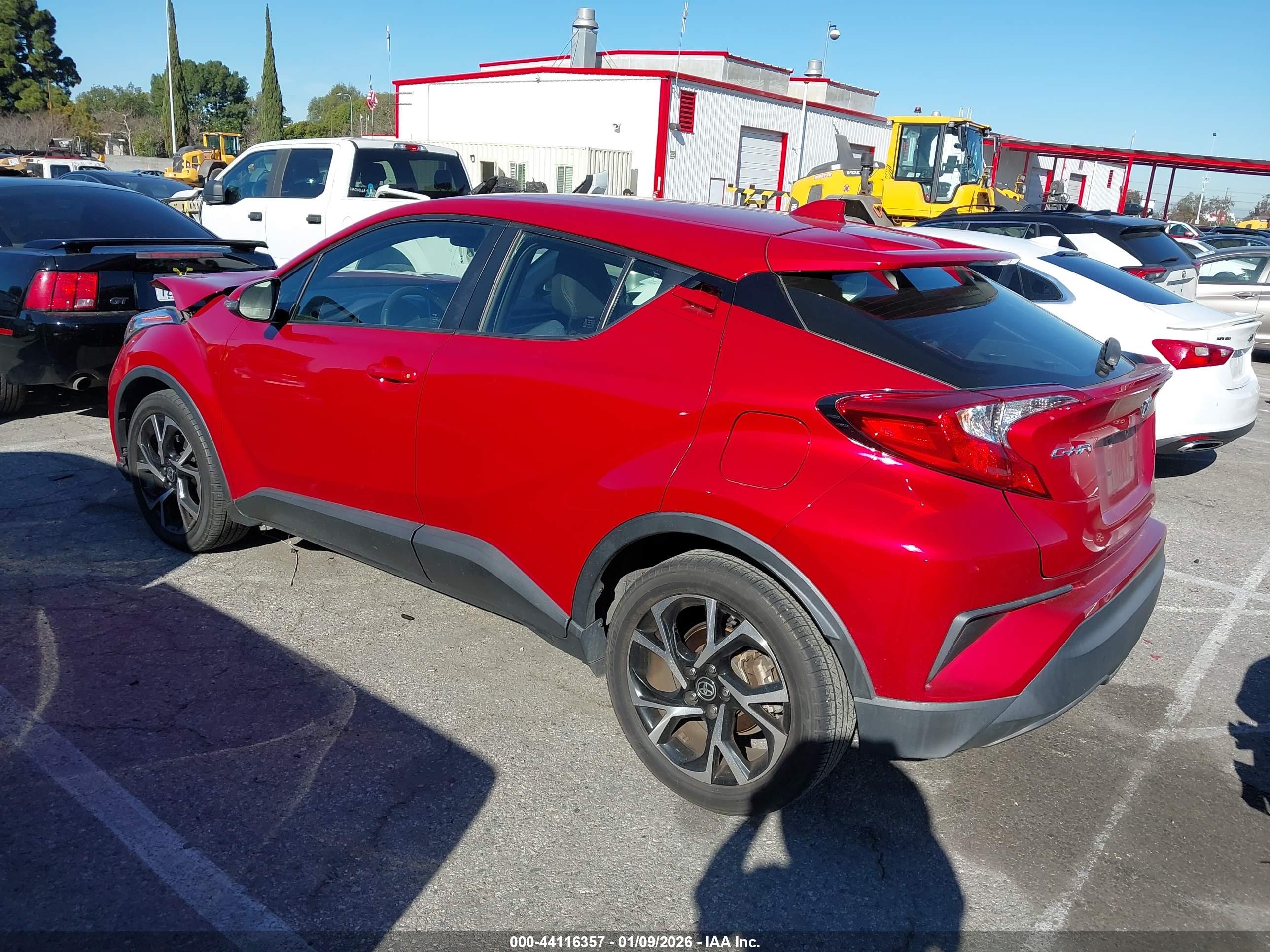 TOYOTA C-HR image 3