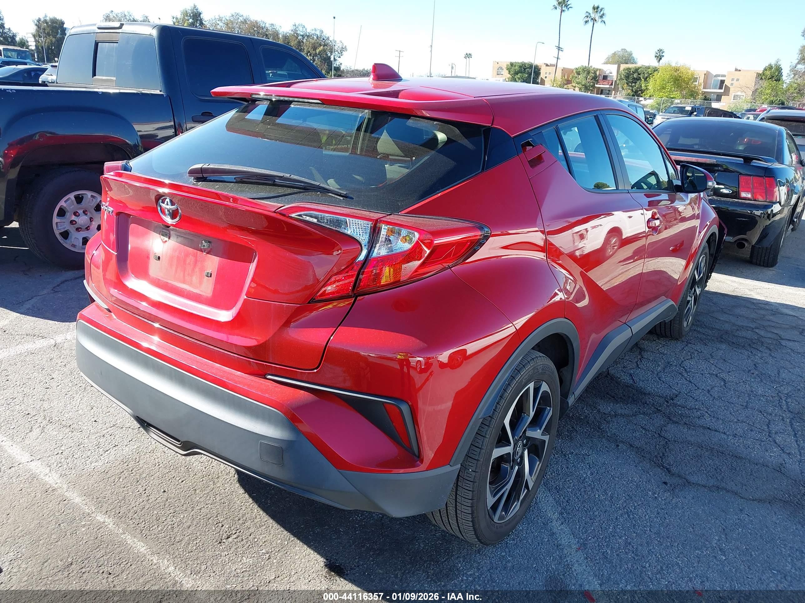 TOYOTA C-HR image 4