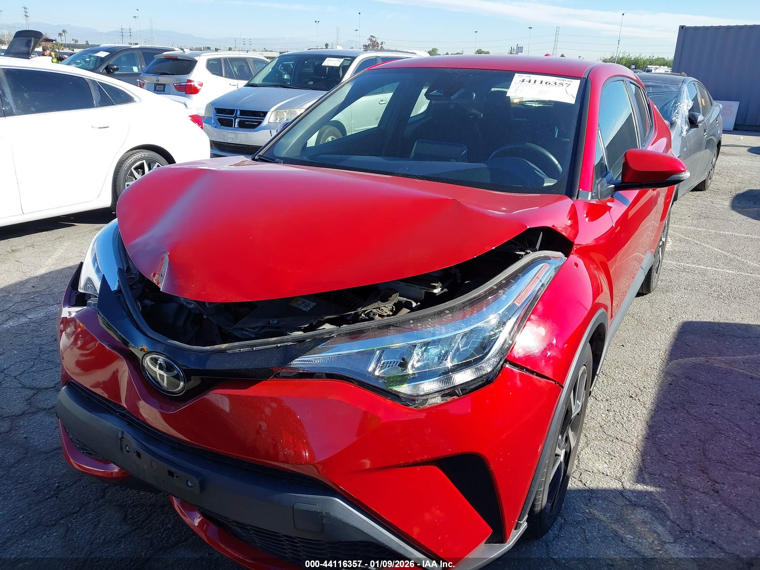 TOYOTA C-HR image 6