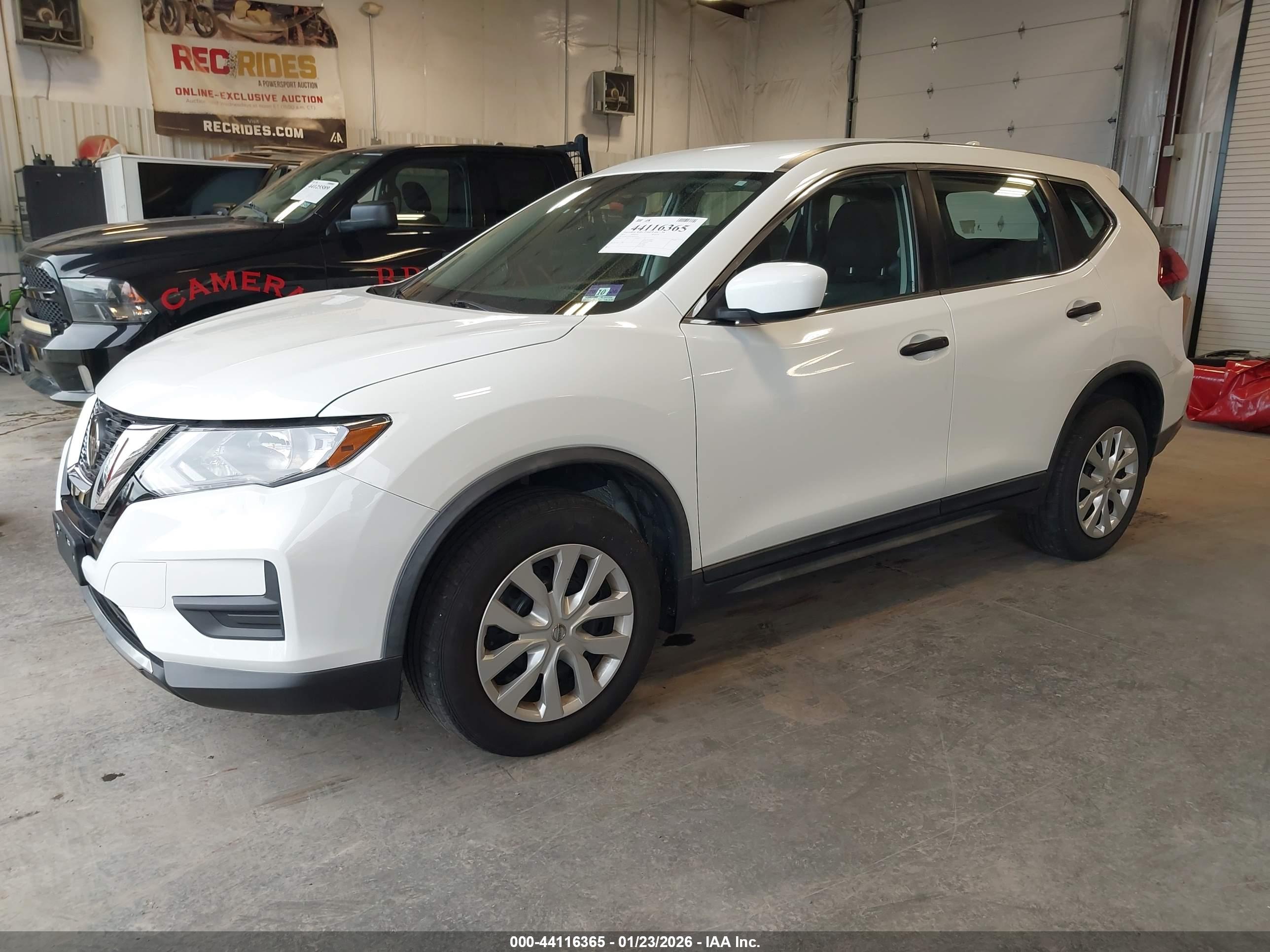 NISSAN ROGUE image 2