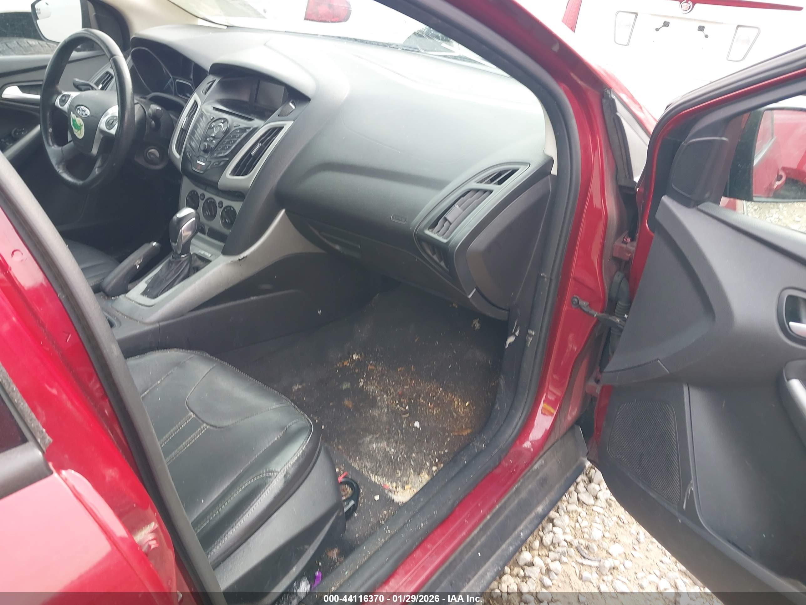 FORD FOCUS image 5