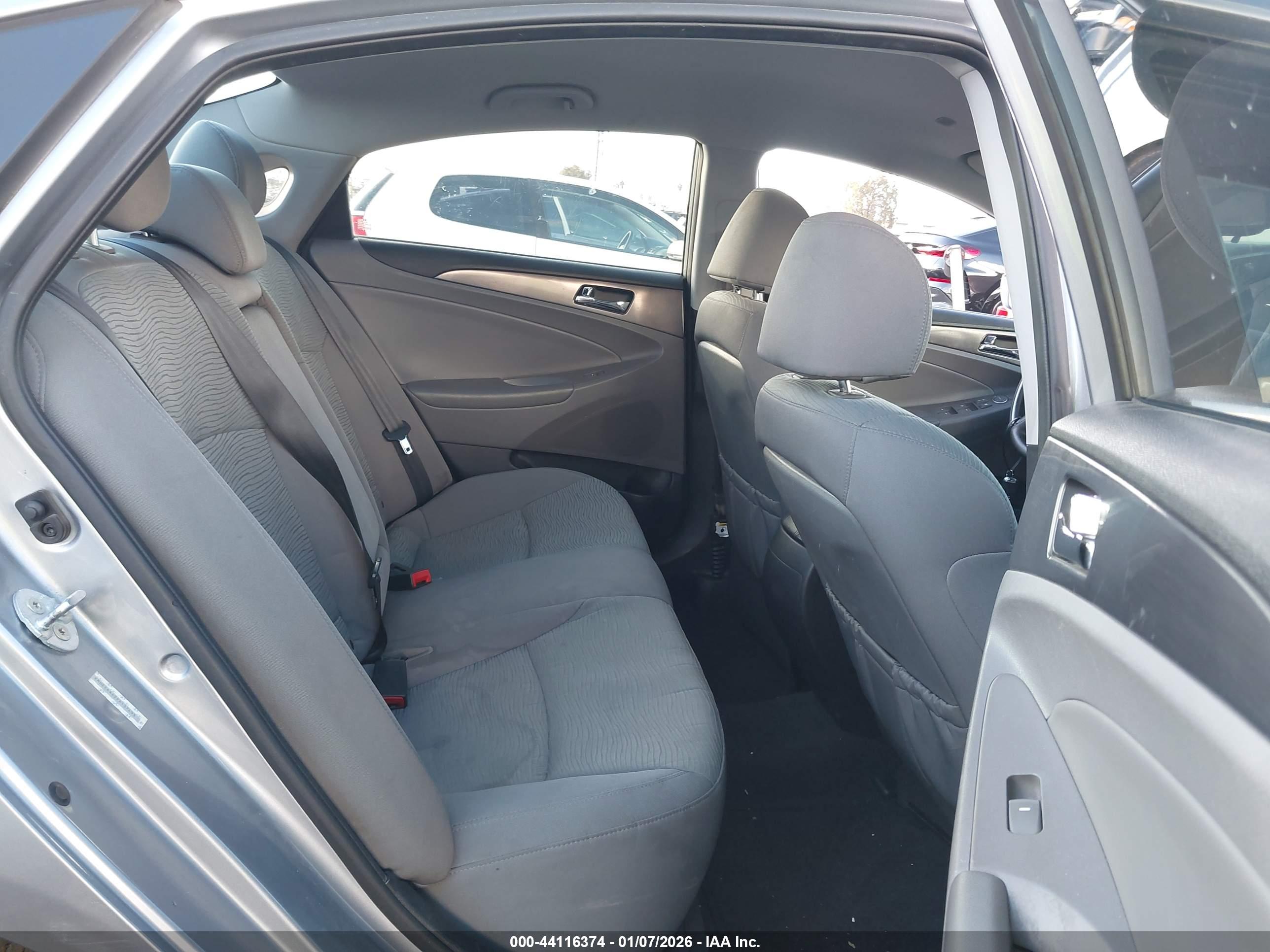 HYUNDAI SONATA image 8