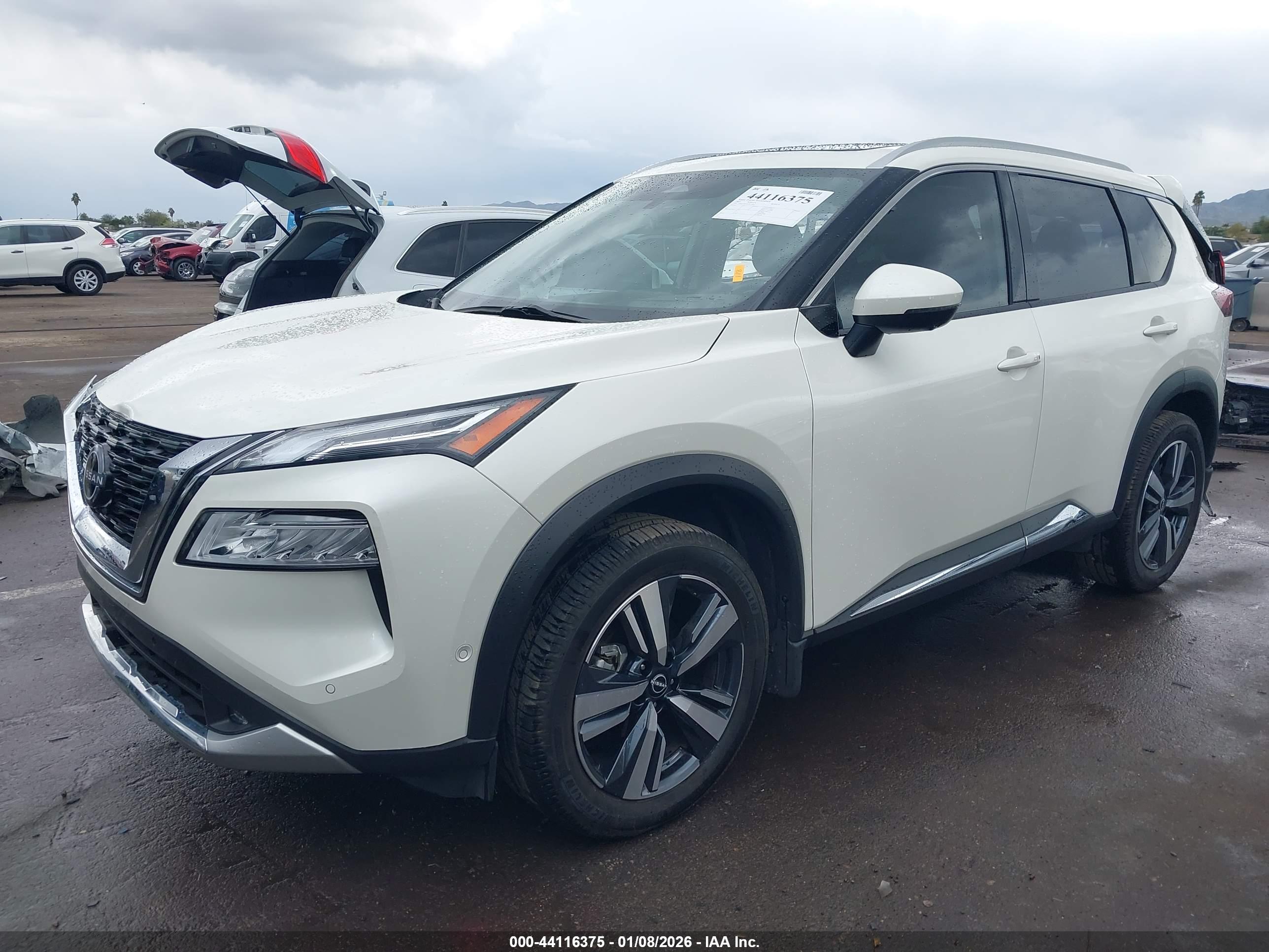 NISSAN ROGUE image 2