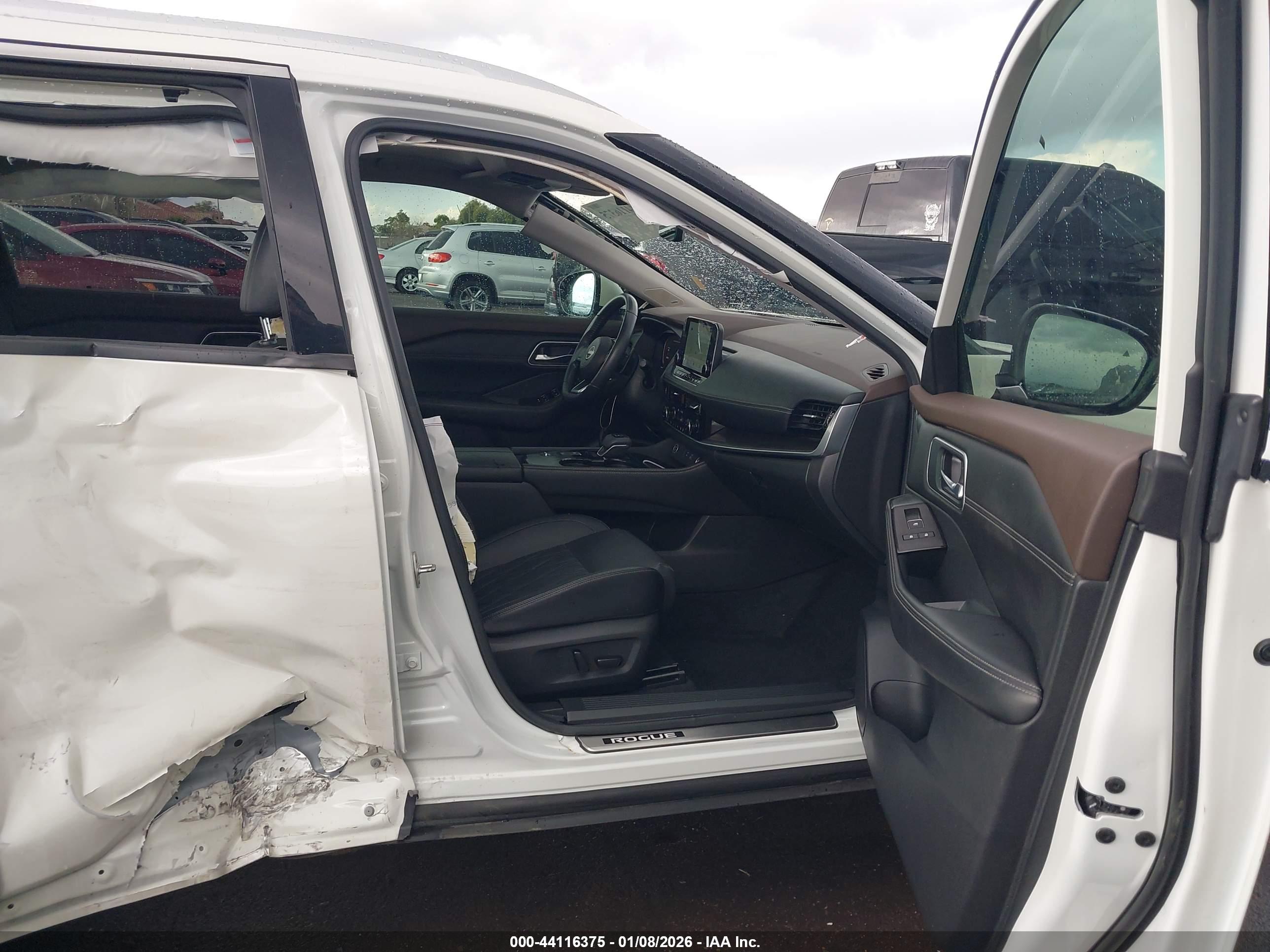 NISSAN ROGUE image 5