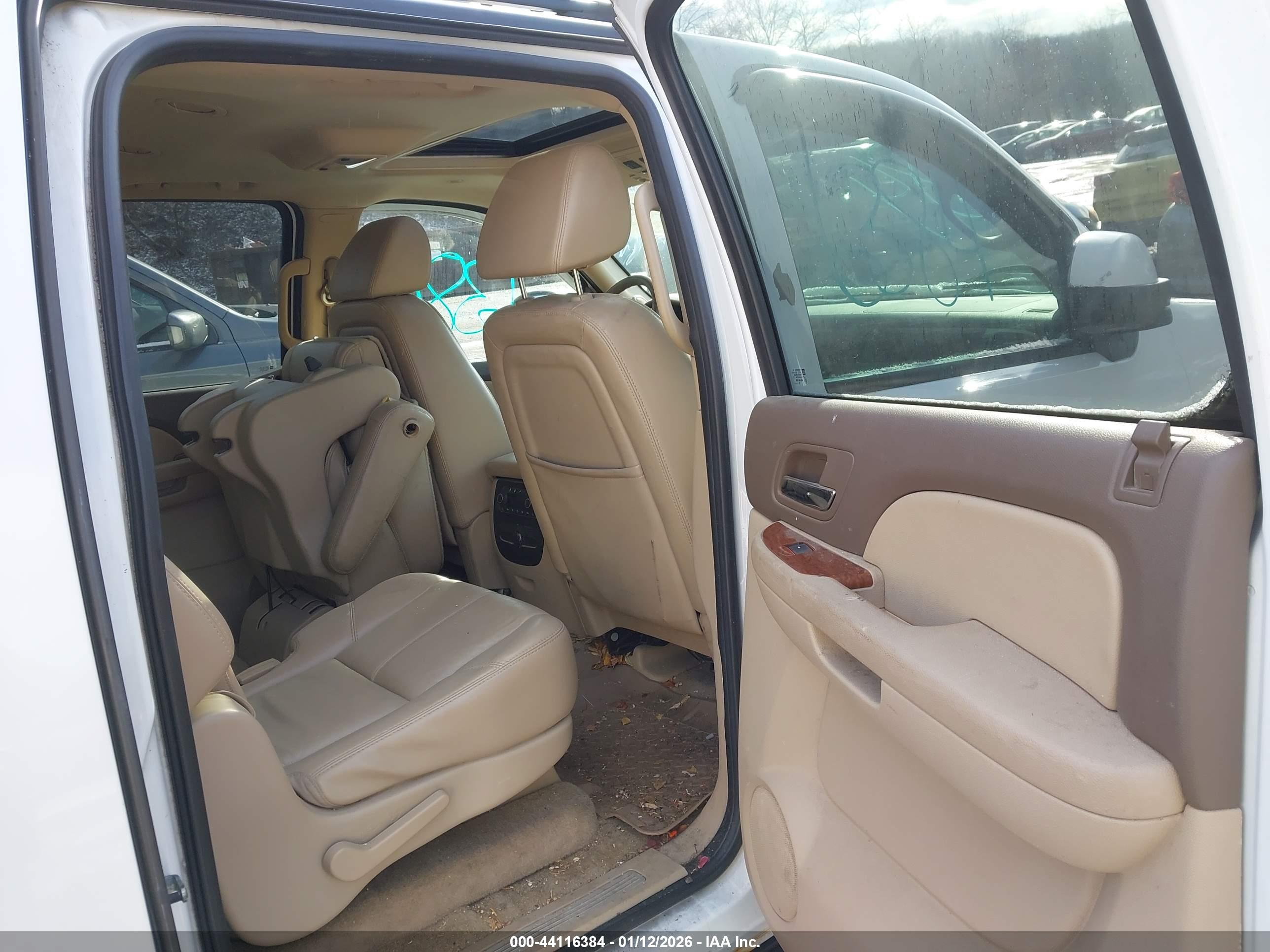 GMC YUKON image 8