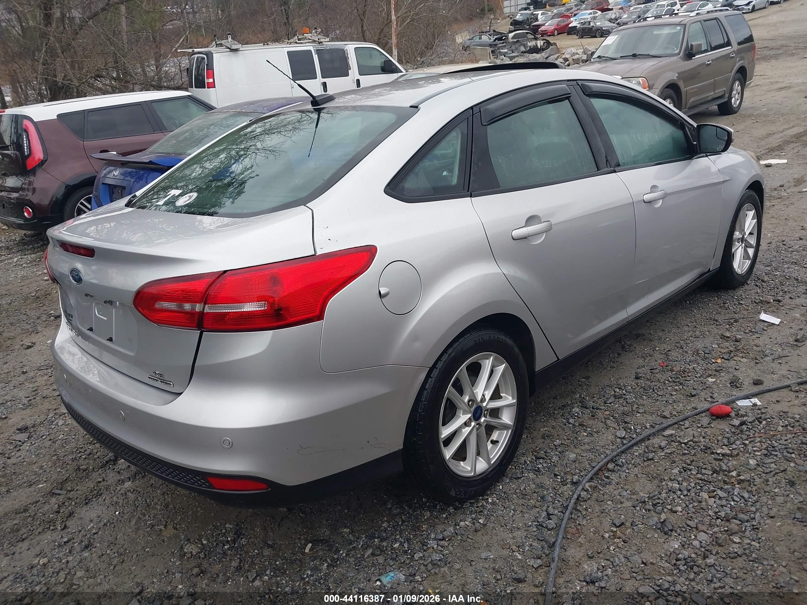 FORD FOCUS image 4