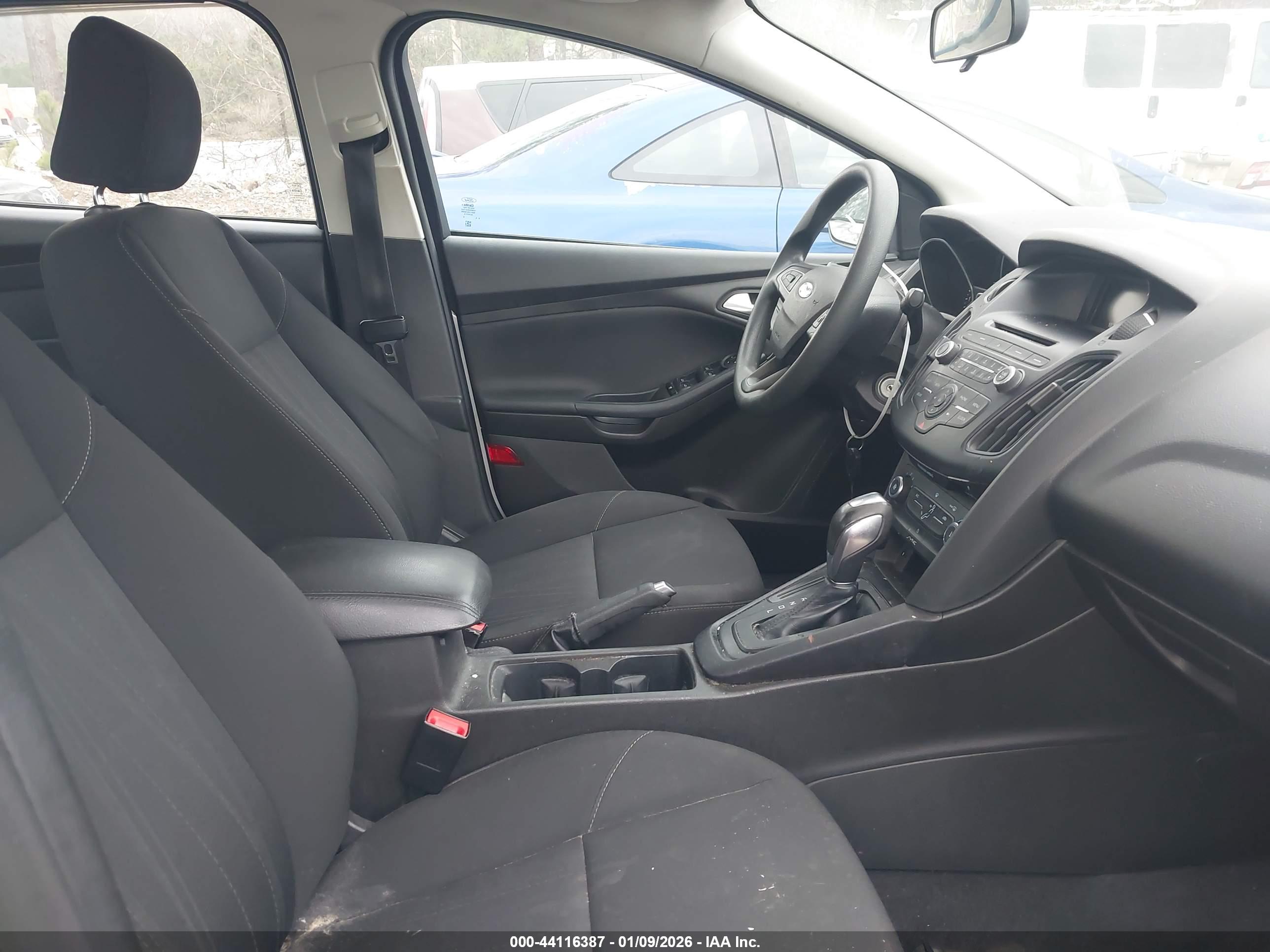 FORD FOCUS image 5