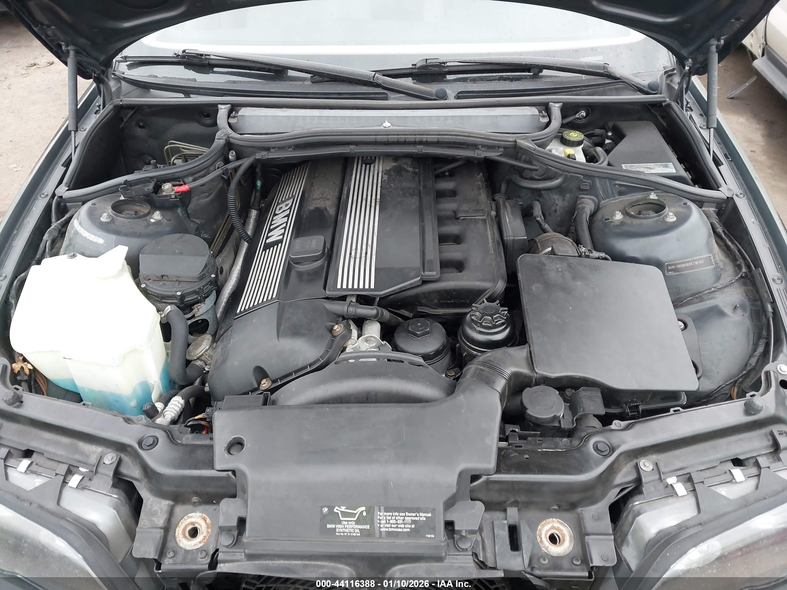 BMW 330XI image 10