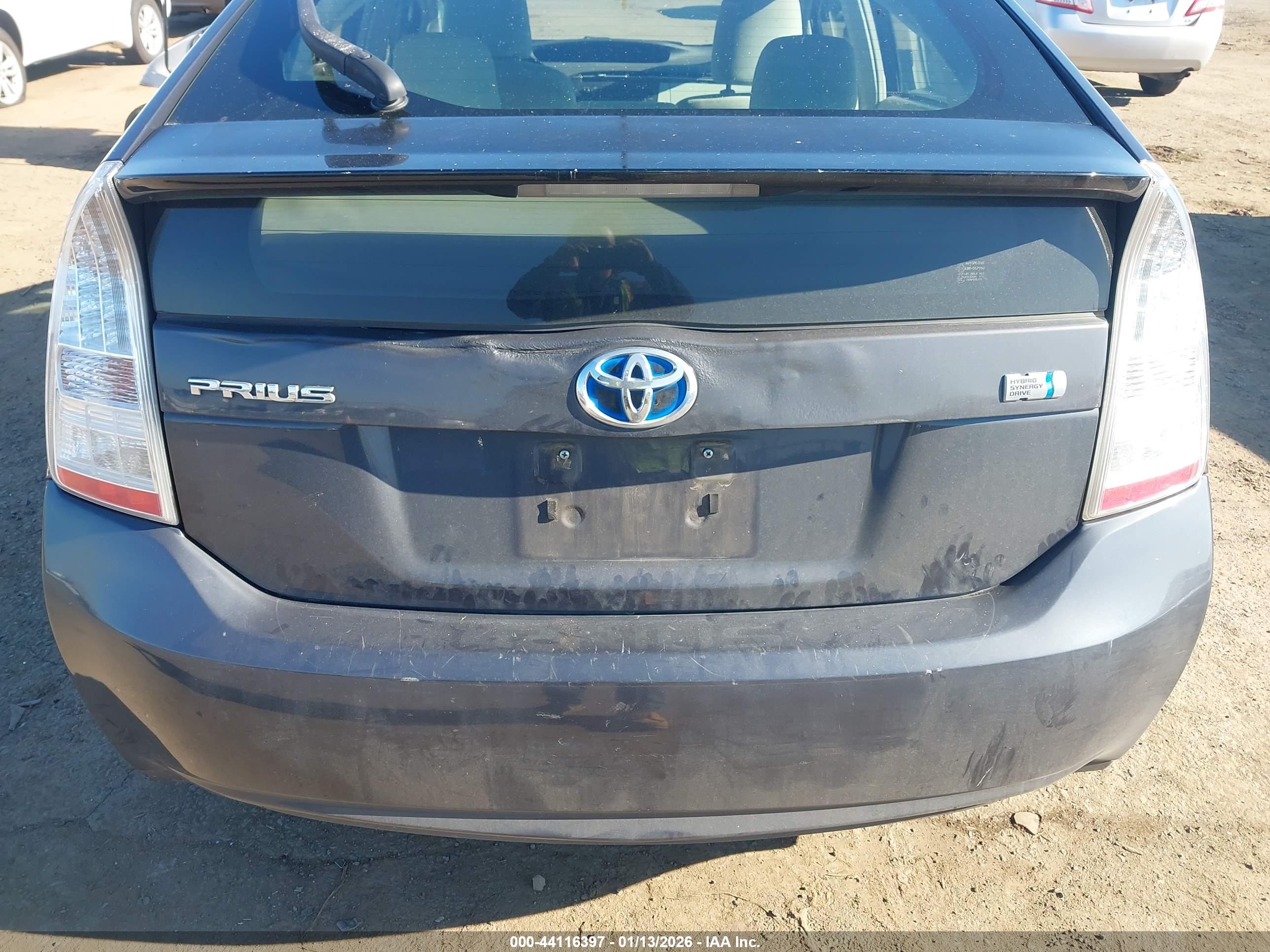 TOYOTA PRIUS image 6
