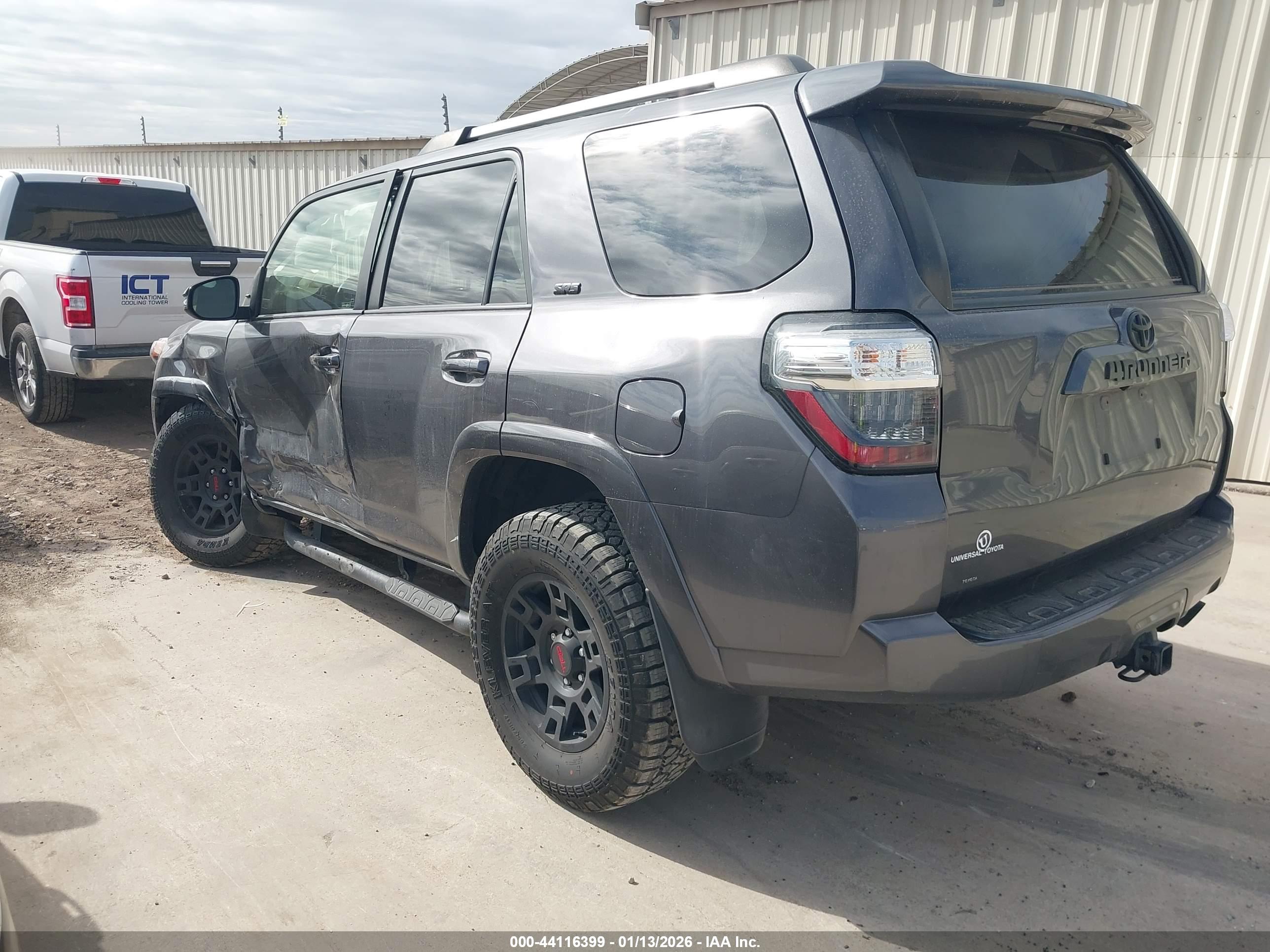 TOYOTA 4RUNNER image 3