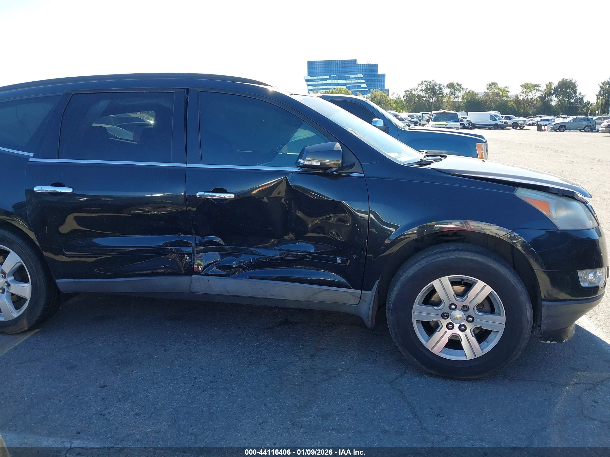 CHEVROLET TRAVERSE image 6