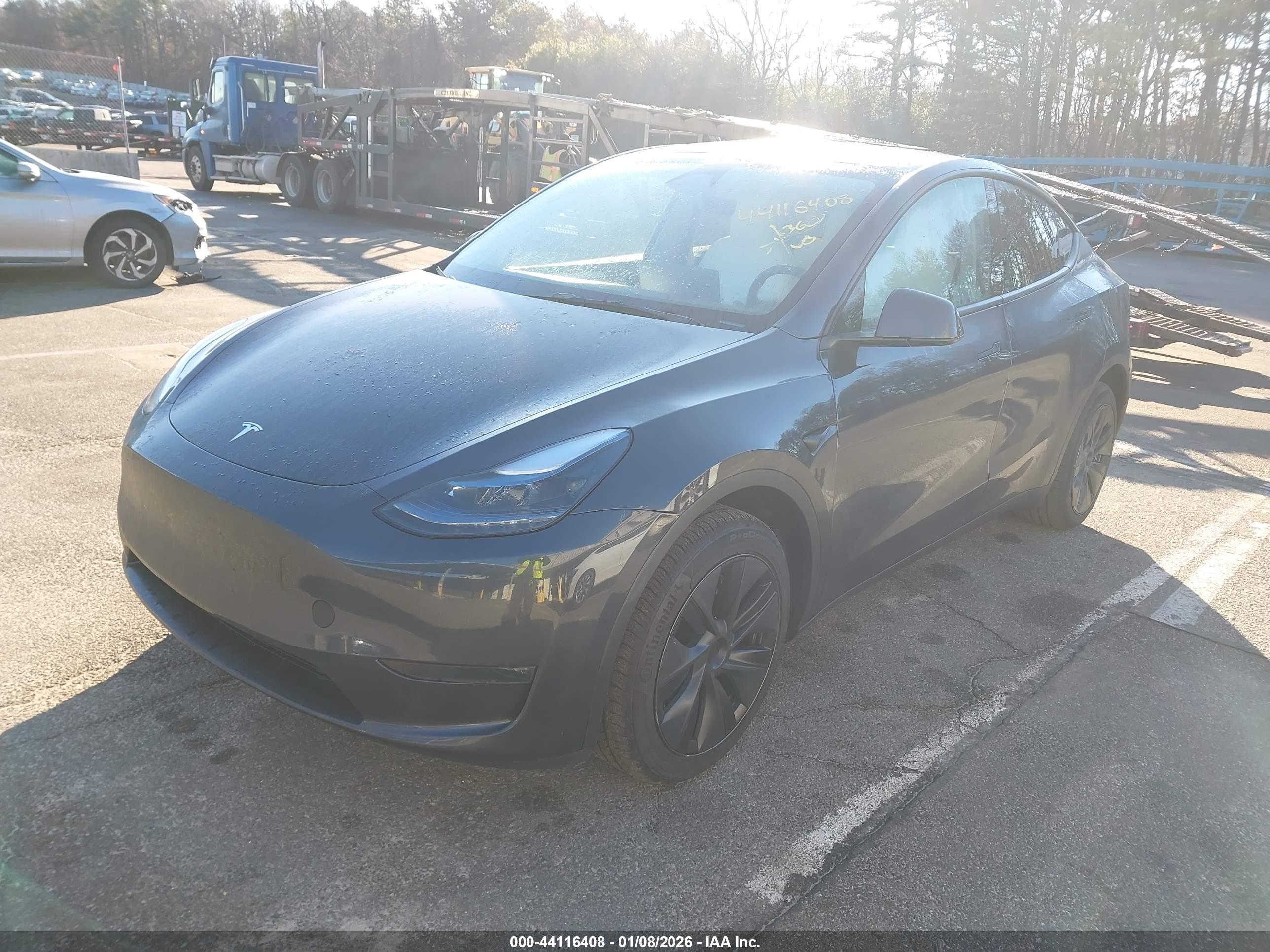 TESLA MODEL image 2