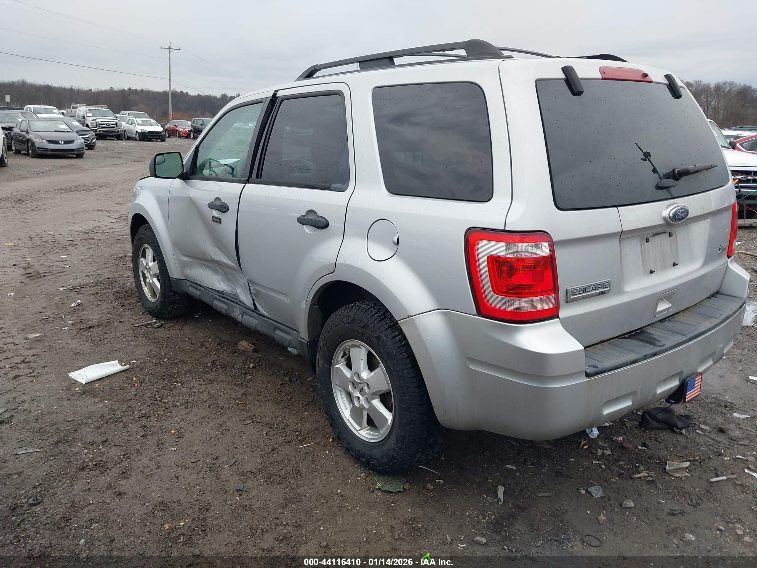 FORD ESCAPE image 3