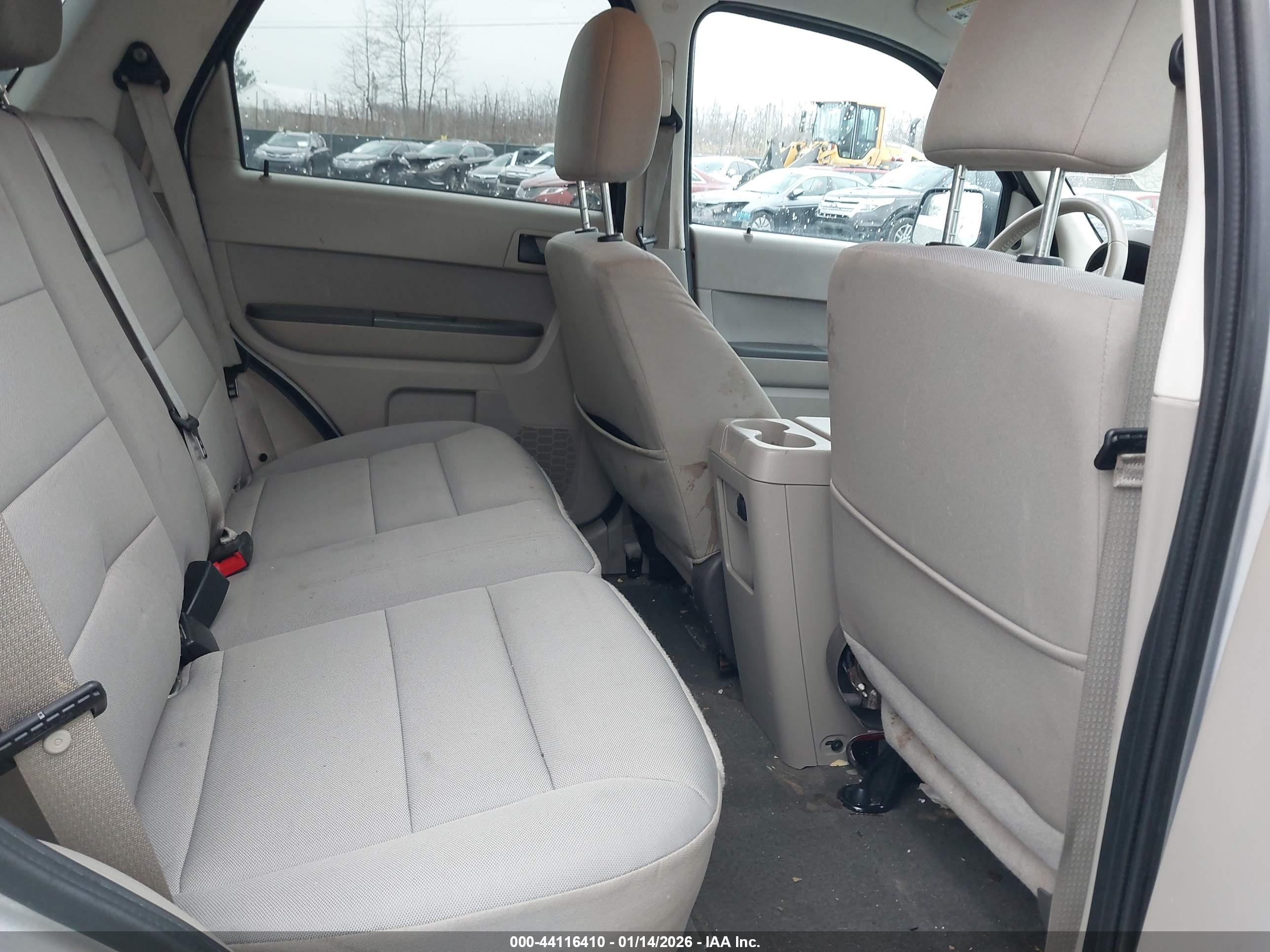 FORD ESCAPE image 8