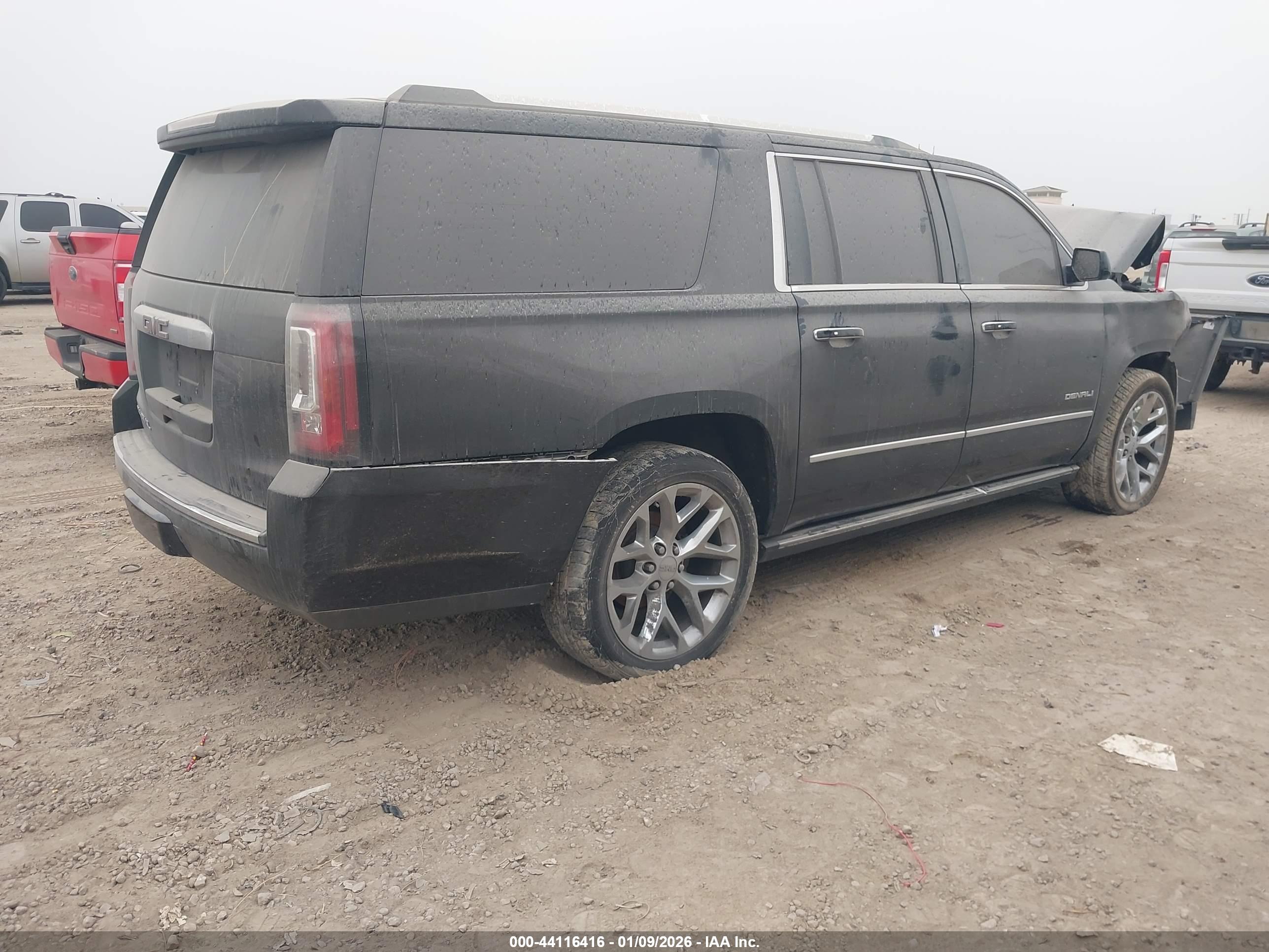 GMC YUKON image 4