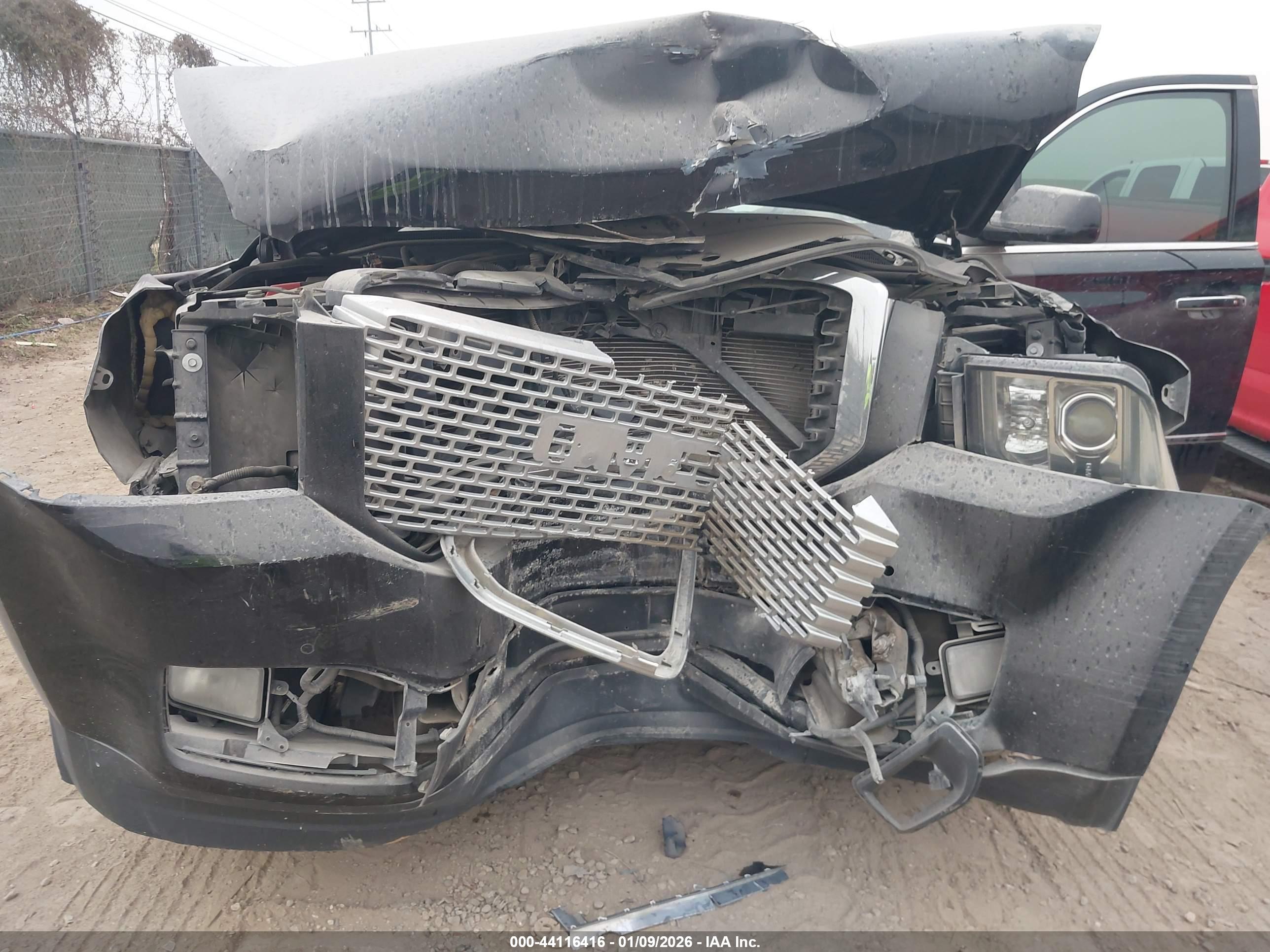 GMC YUKON image 6