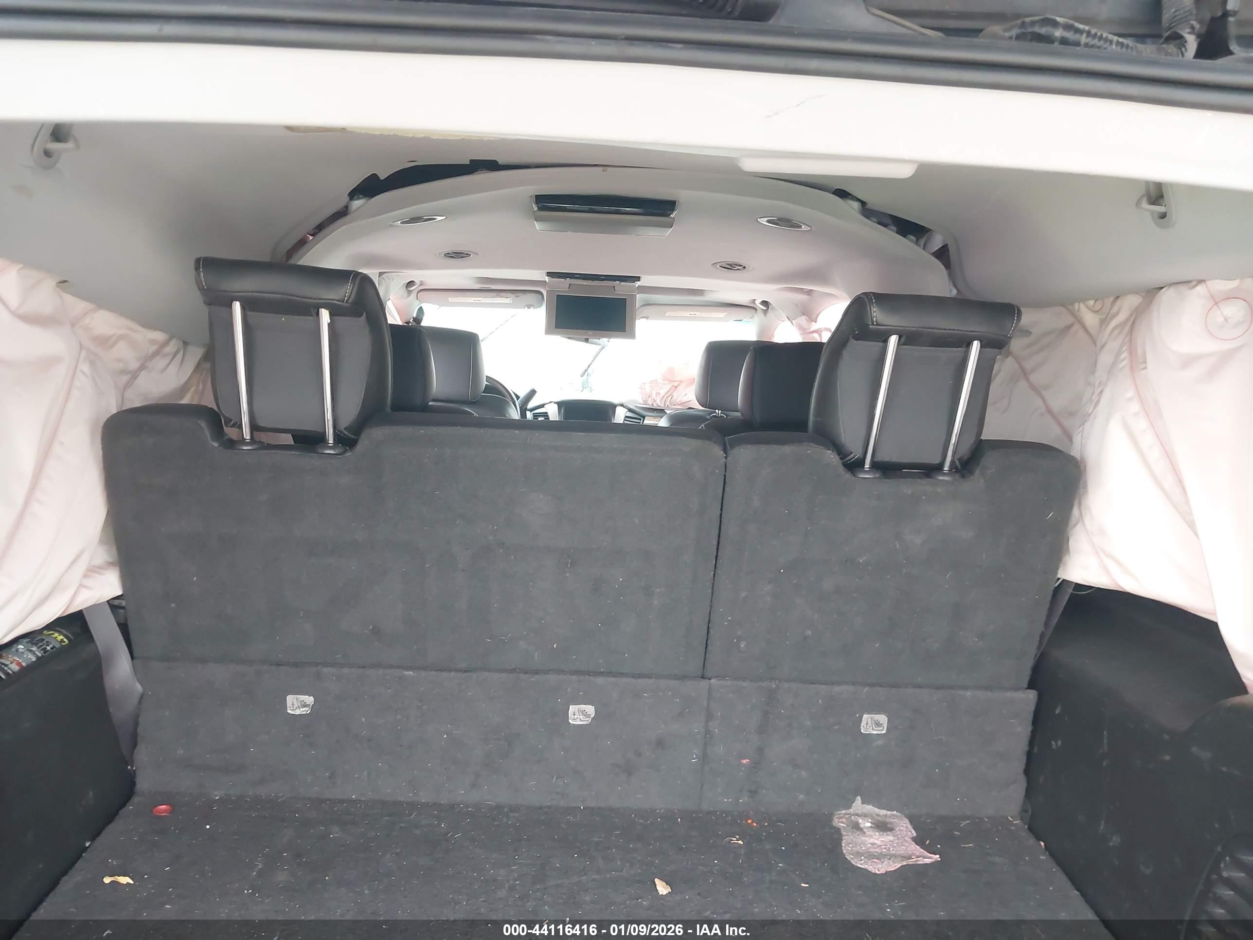 GMC YUKON image 8