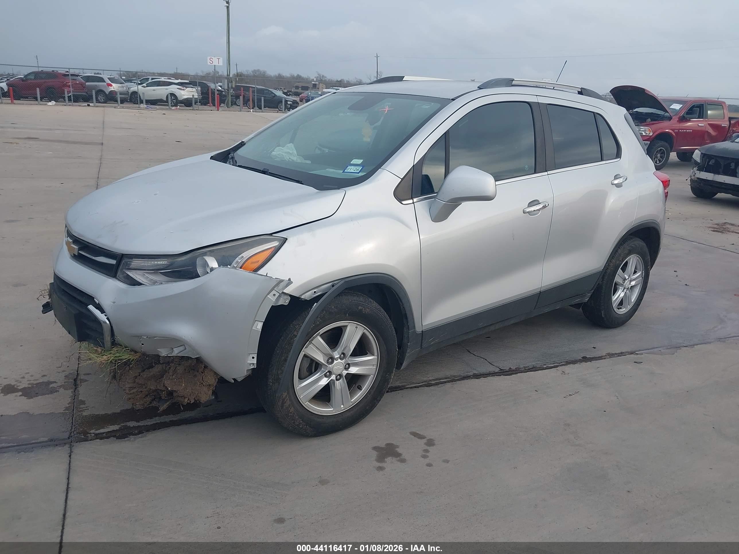 CHEVROLET TRAX image 2