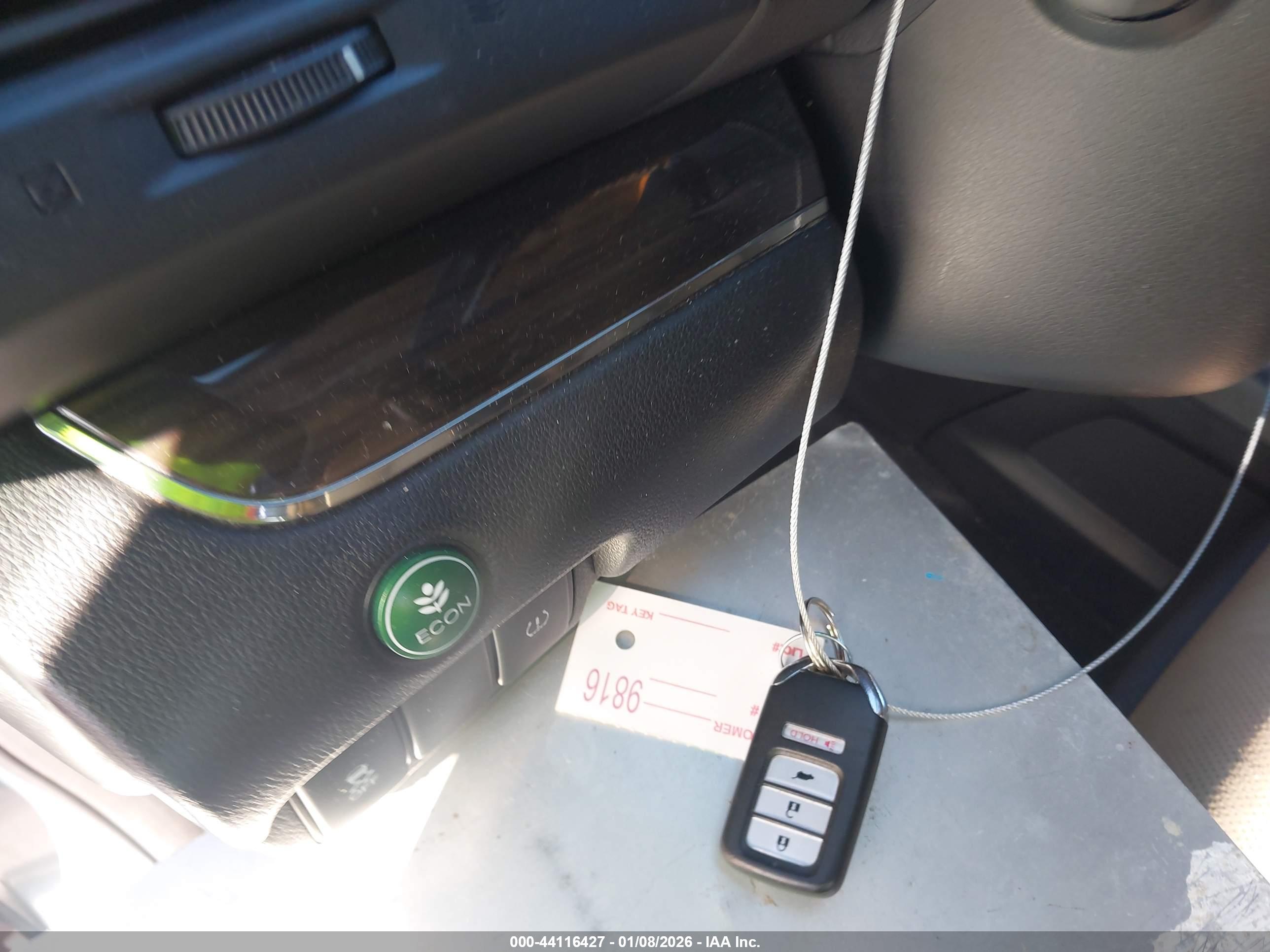 HONDA CR-V image 11