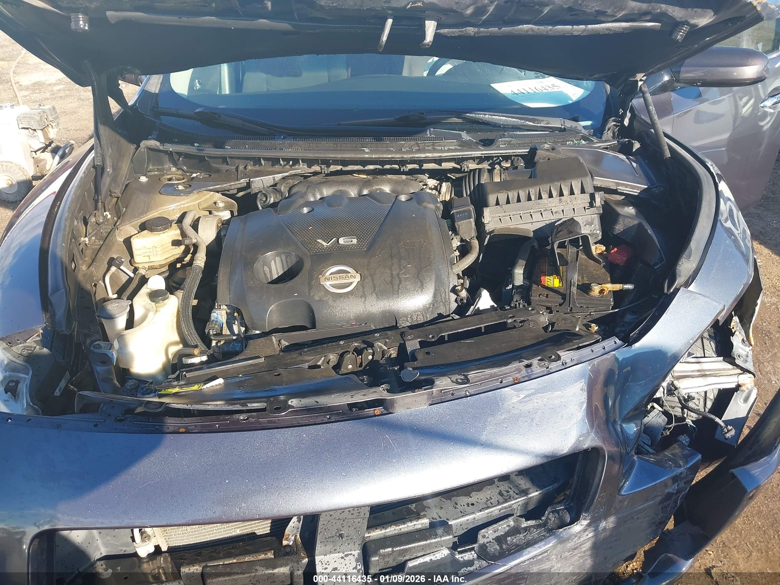 NISSAN MAXIMA image 10