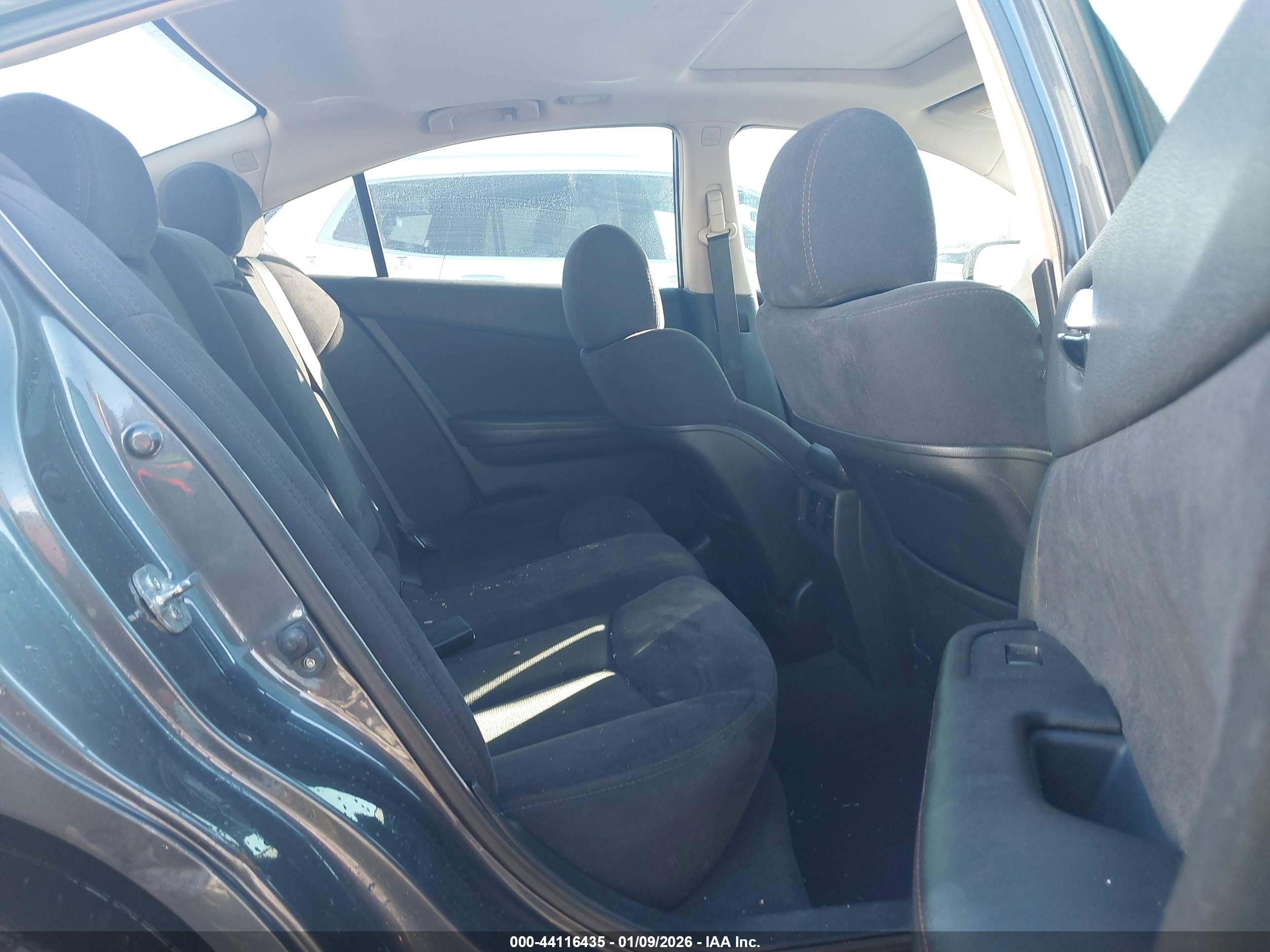 NISSAN MAXIMA image 8
