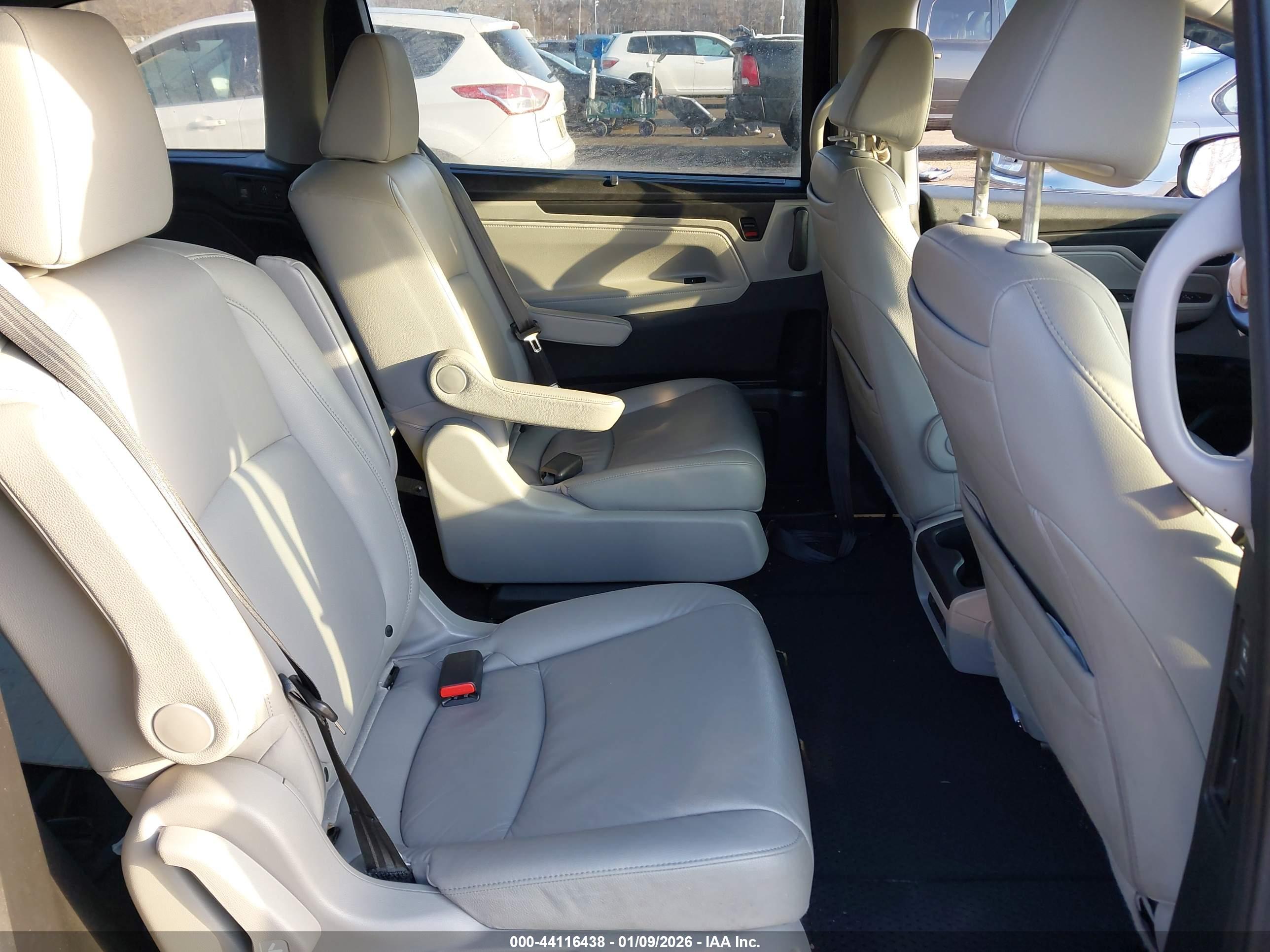 HONDA ODYSSEY image 8