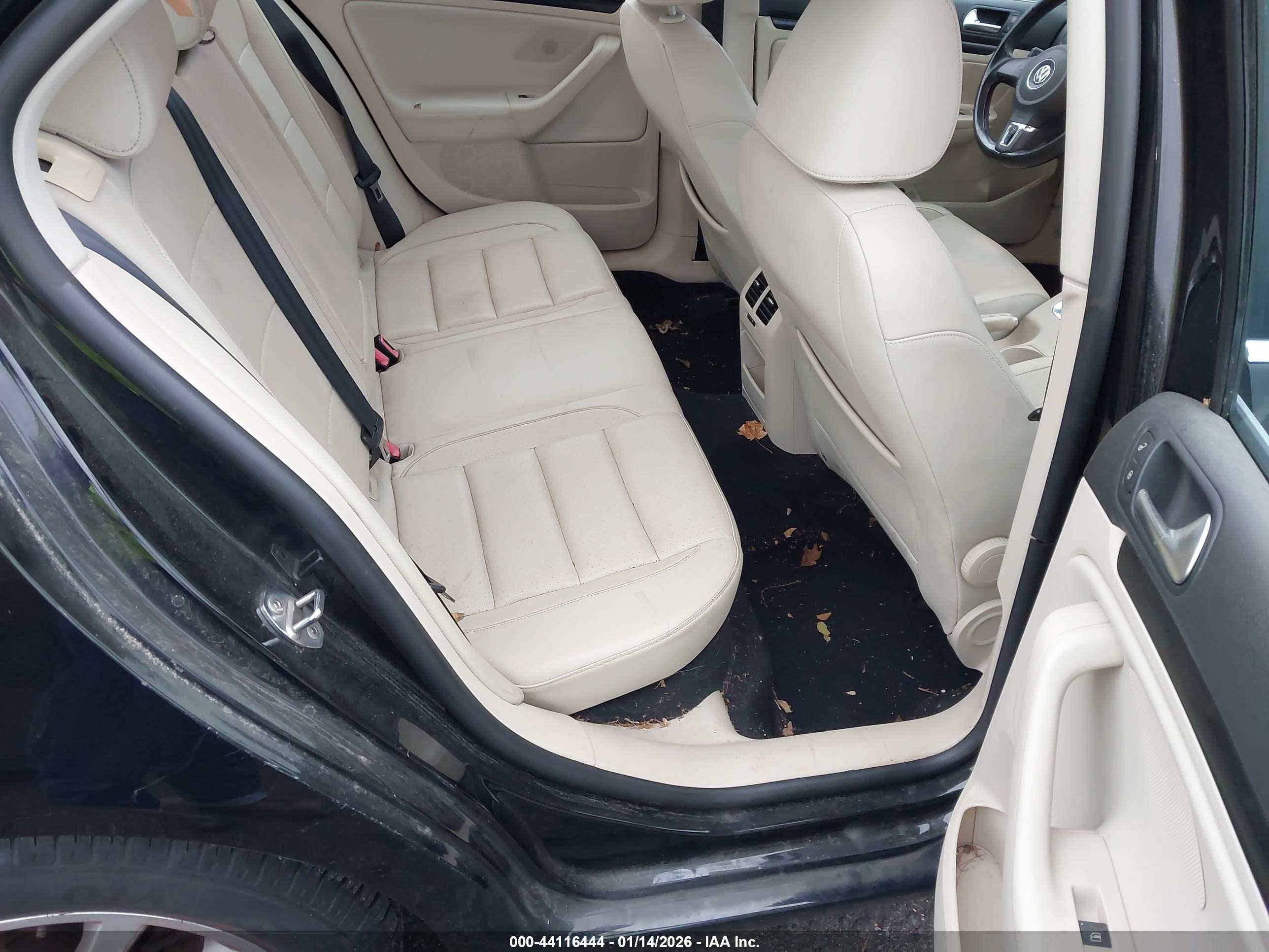 VOLKSWAGEN JETTA image 8