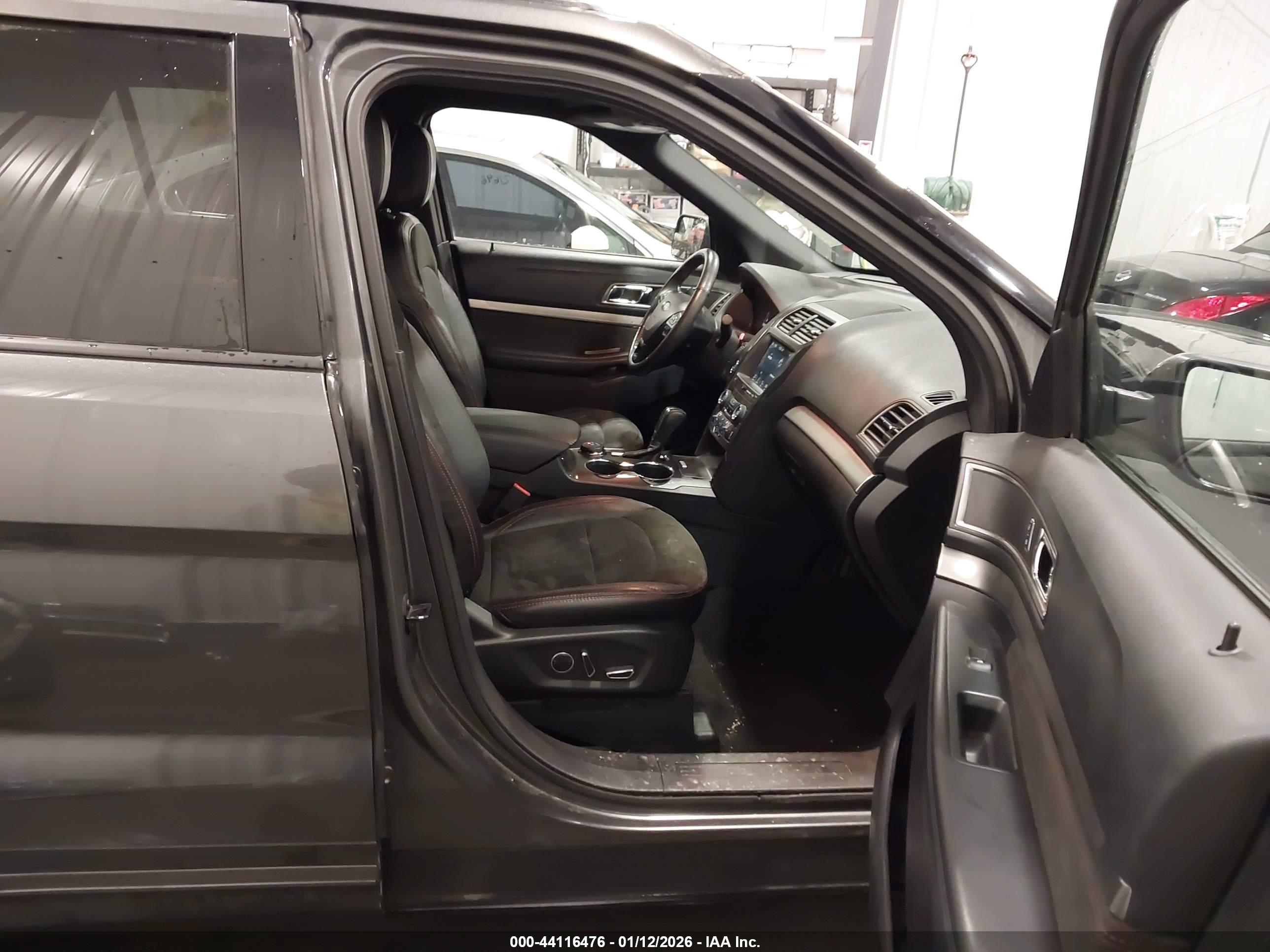 FORD EXPLORER image 5
