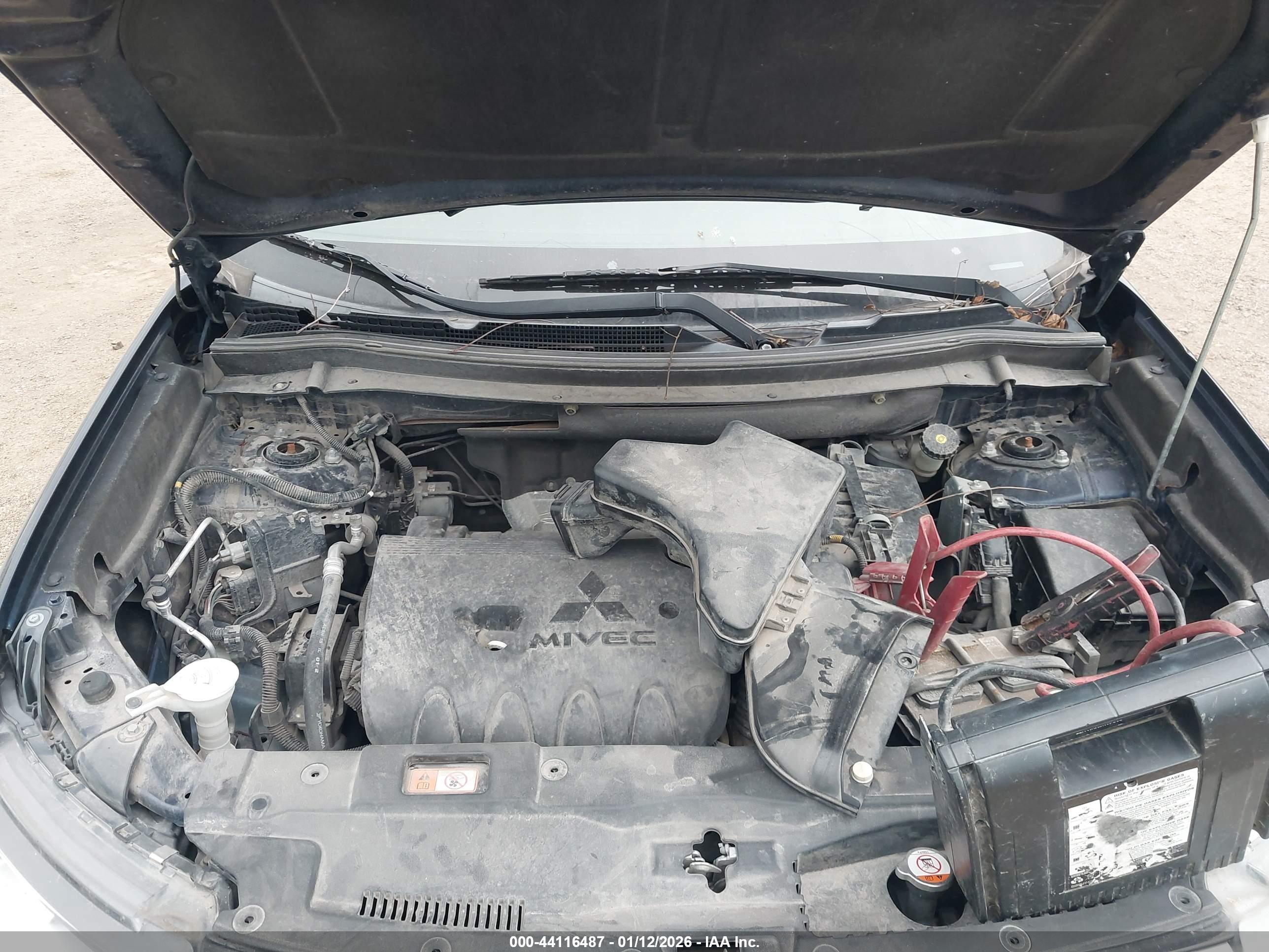 MITSUBISHI OUTLANDER image 10