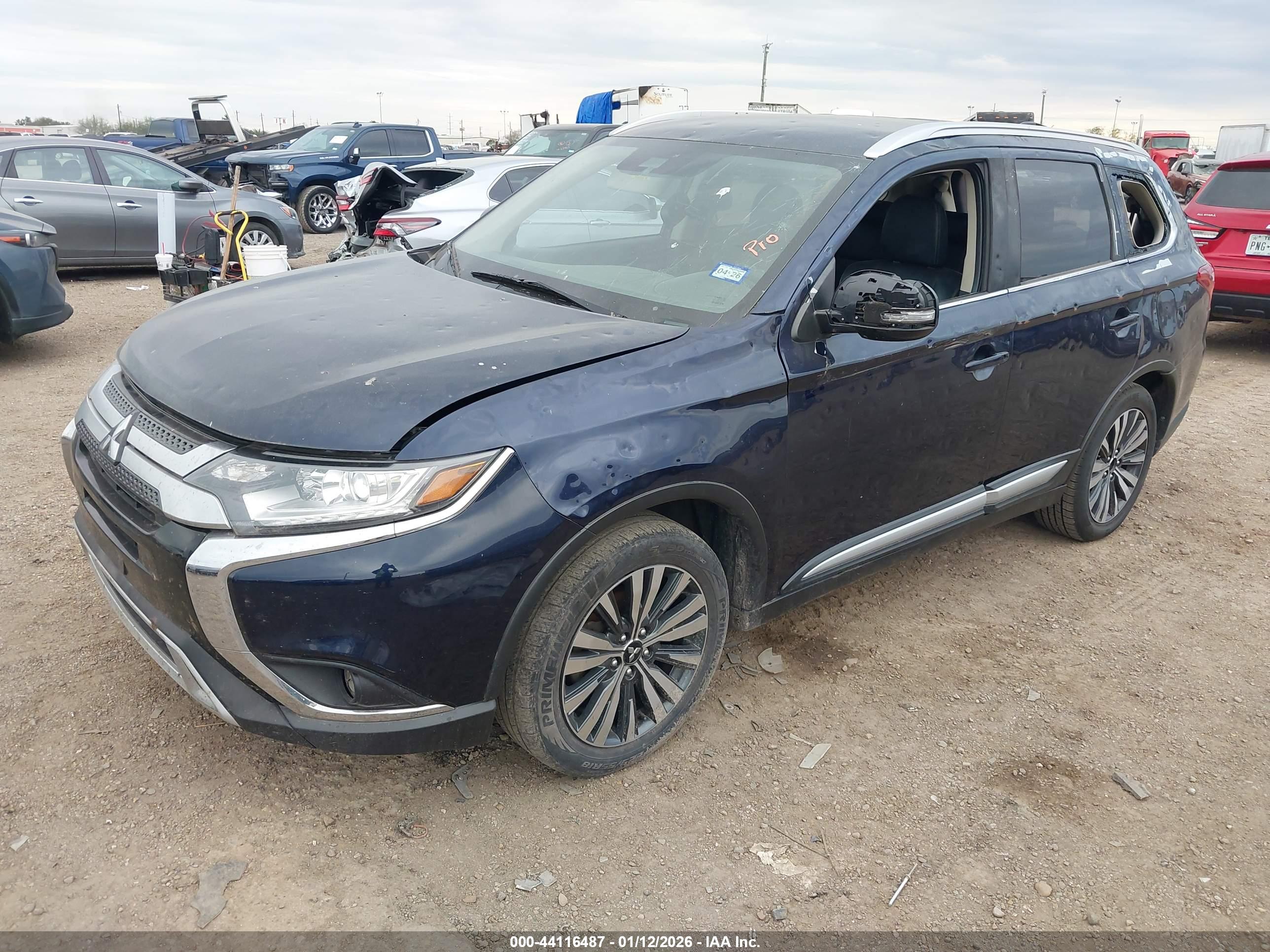 MITSUBISHI OUTLANDER image 2