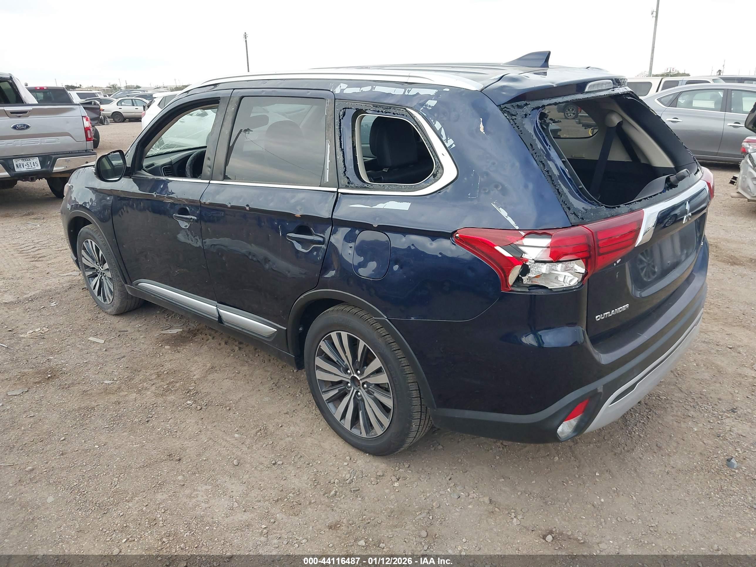 MITSUBISHI OUTLANDER image 3