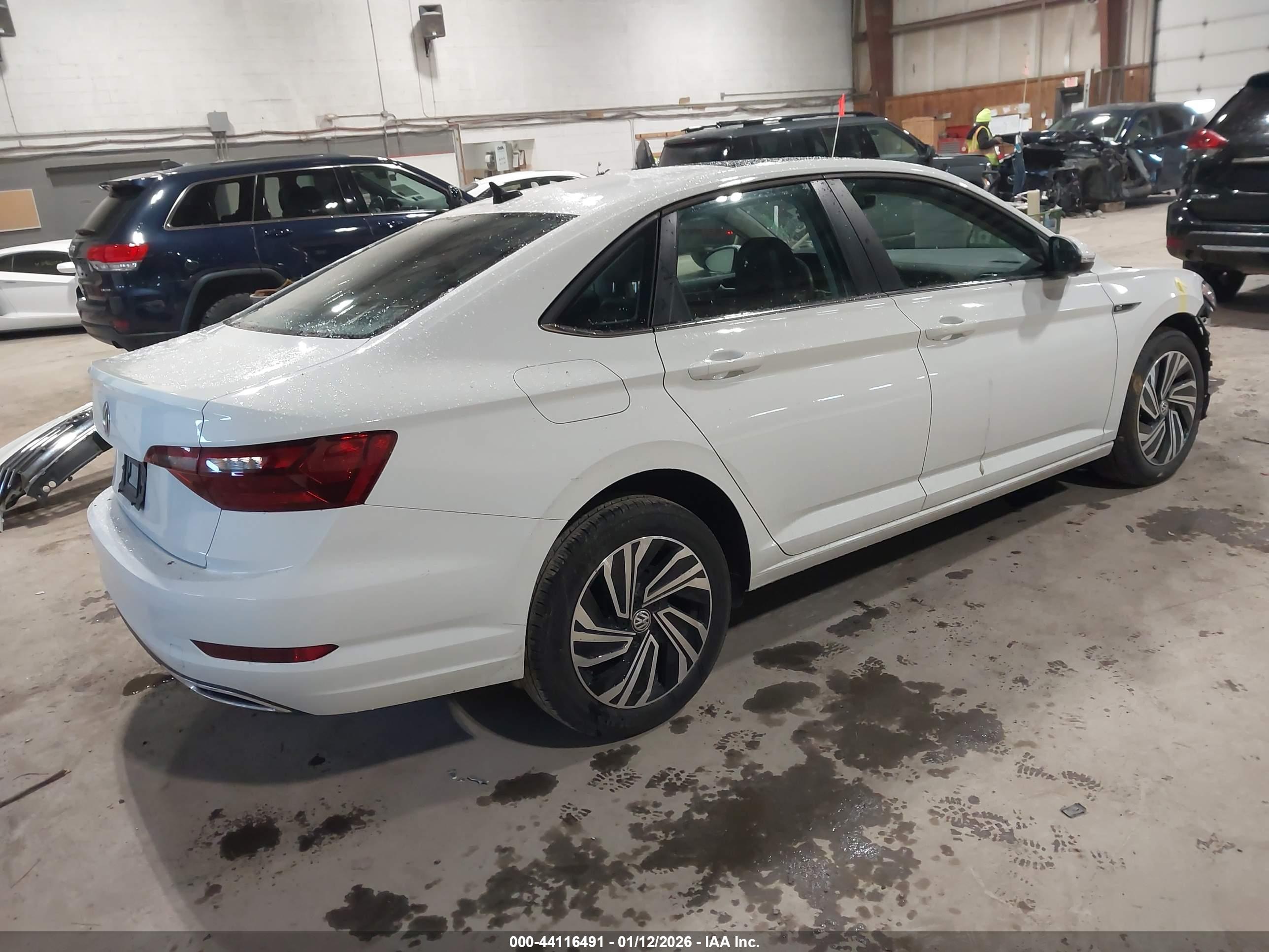 VOLKSWAGEN JETTA image 4