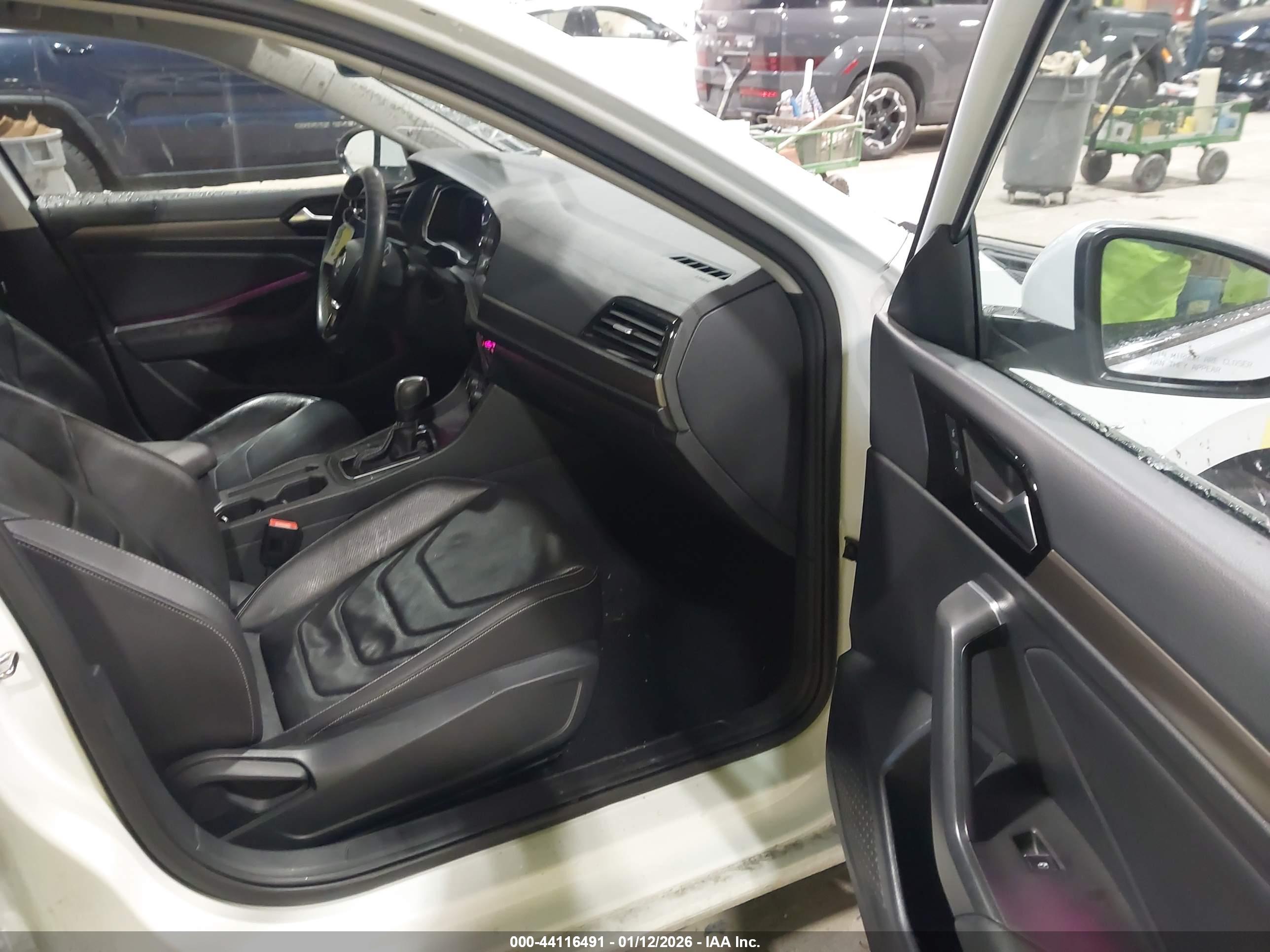 VOLKSWAGEN JETTA image 5