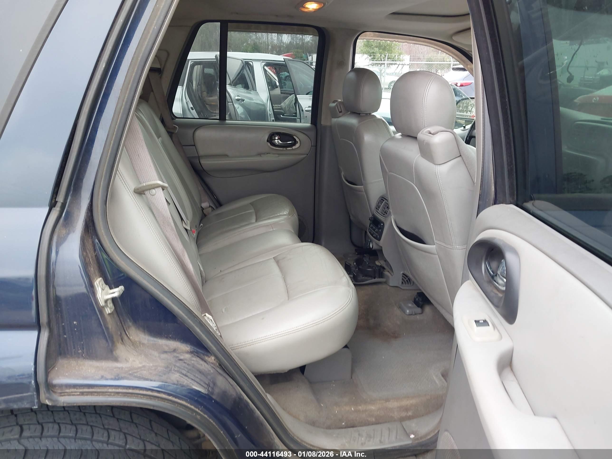 CHEVROLET TRAILBLAZER image 8