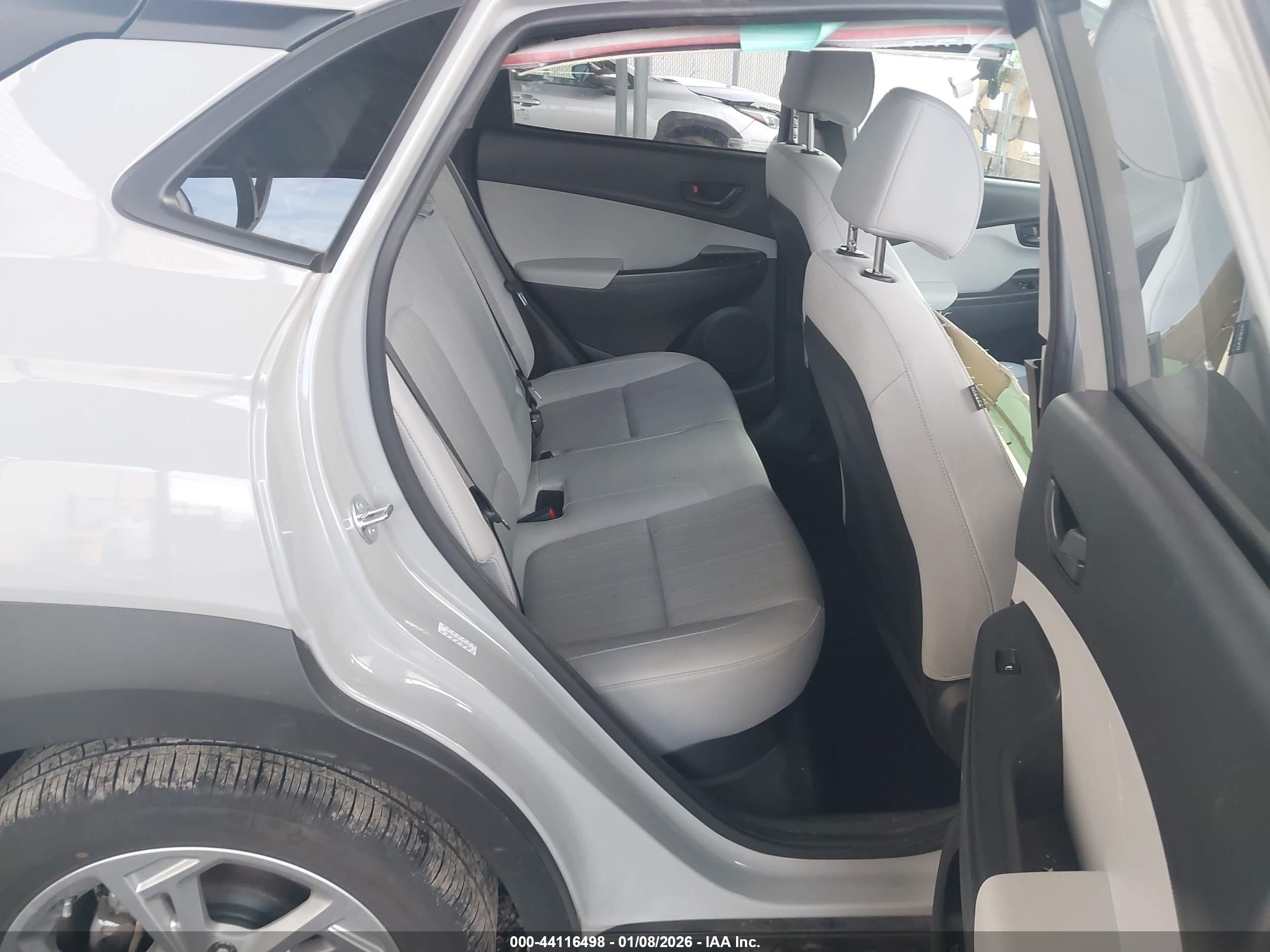 HYUNDAI KONA image 8
