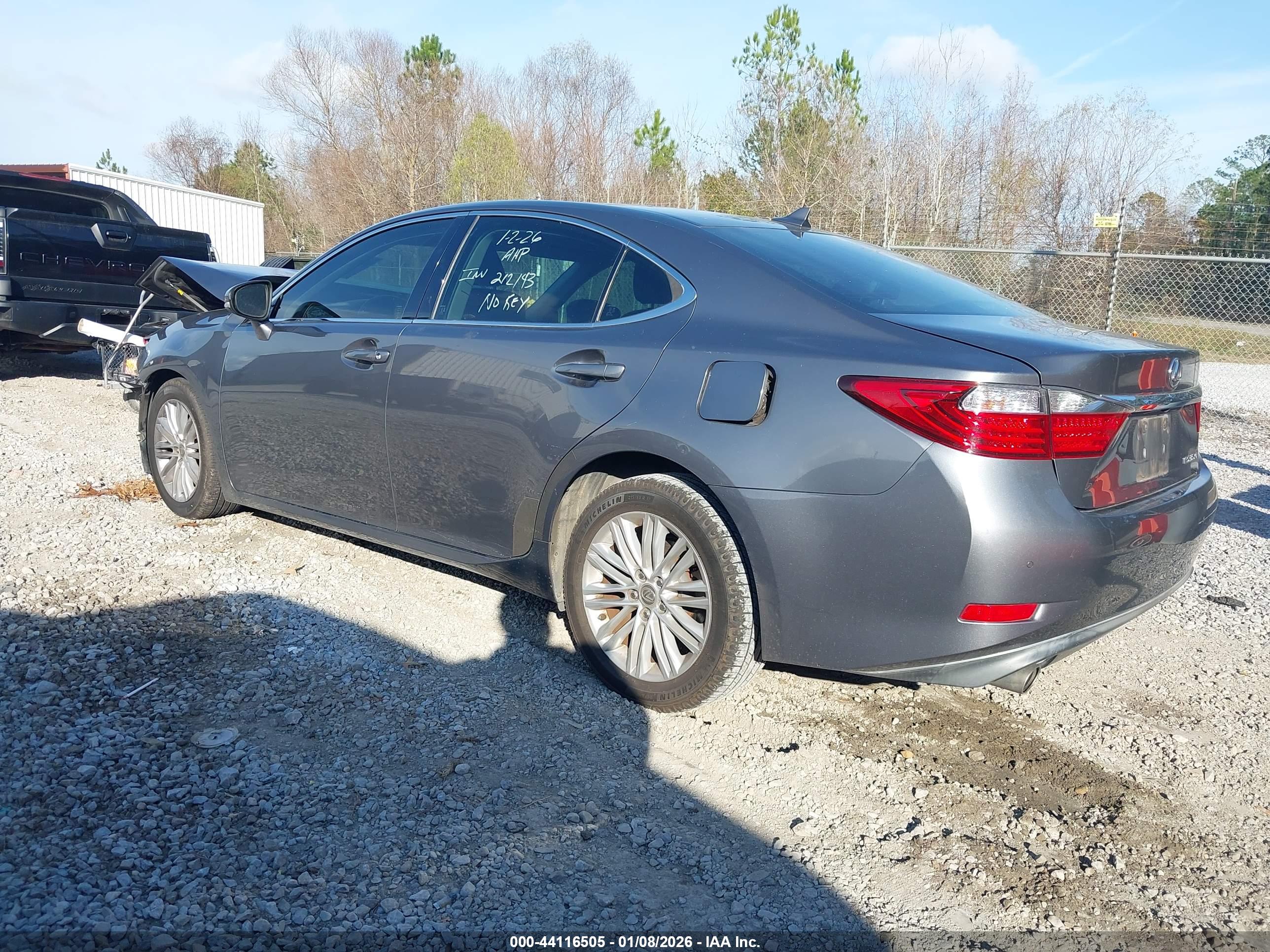 LEXUS ES image 3