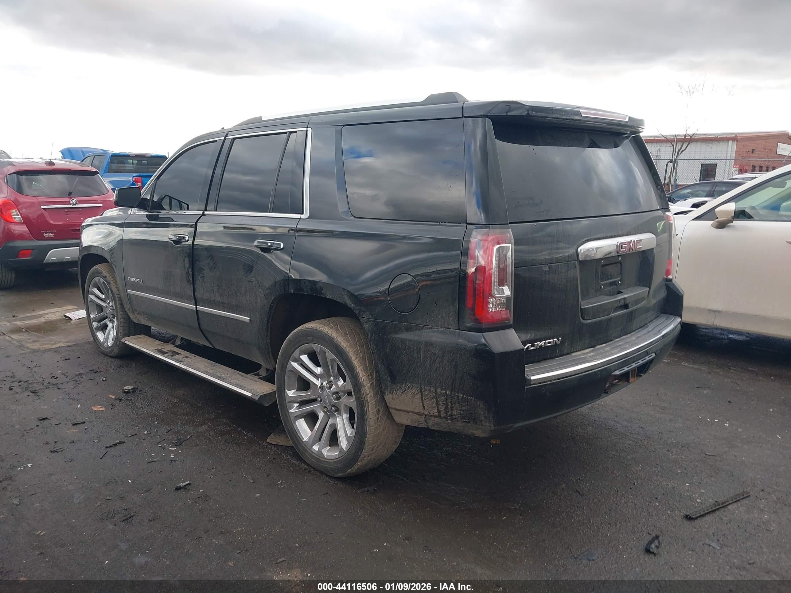 GMC YUKON image 3