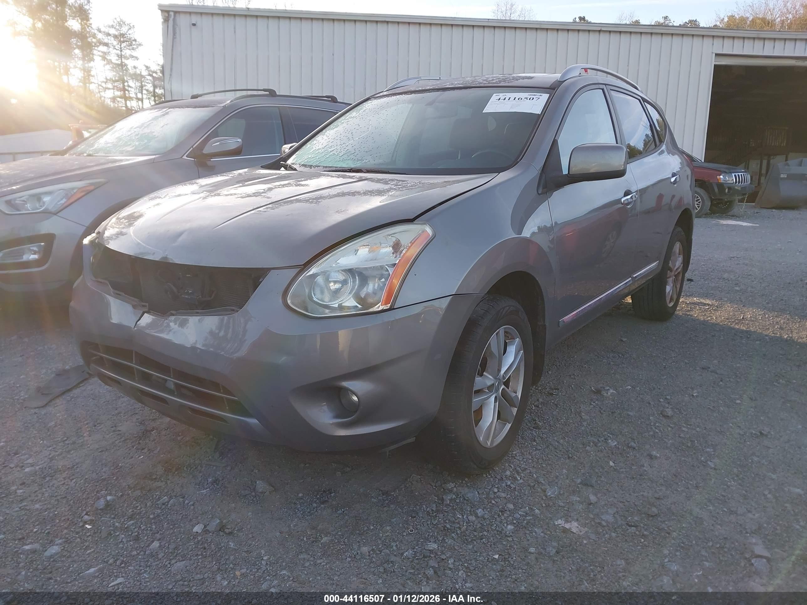NISSAN ROGUE image 2