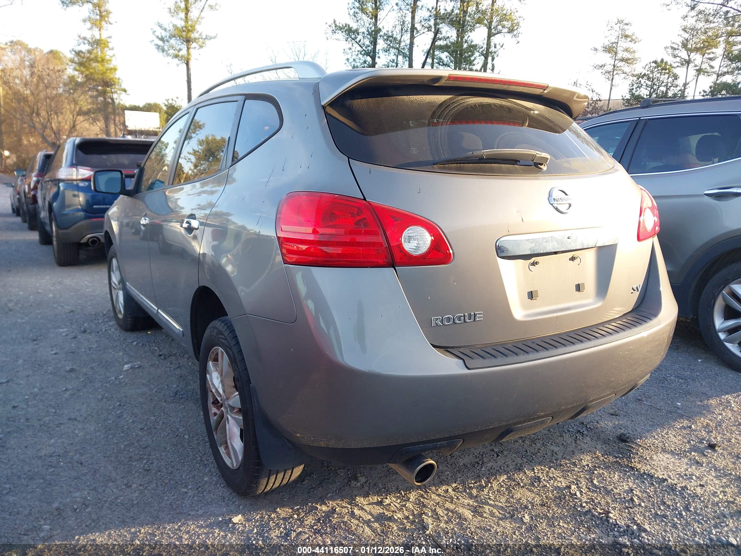 NISSAN ROGUE image 3