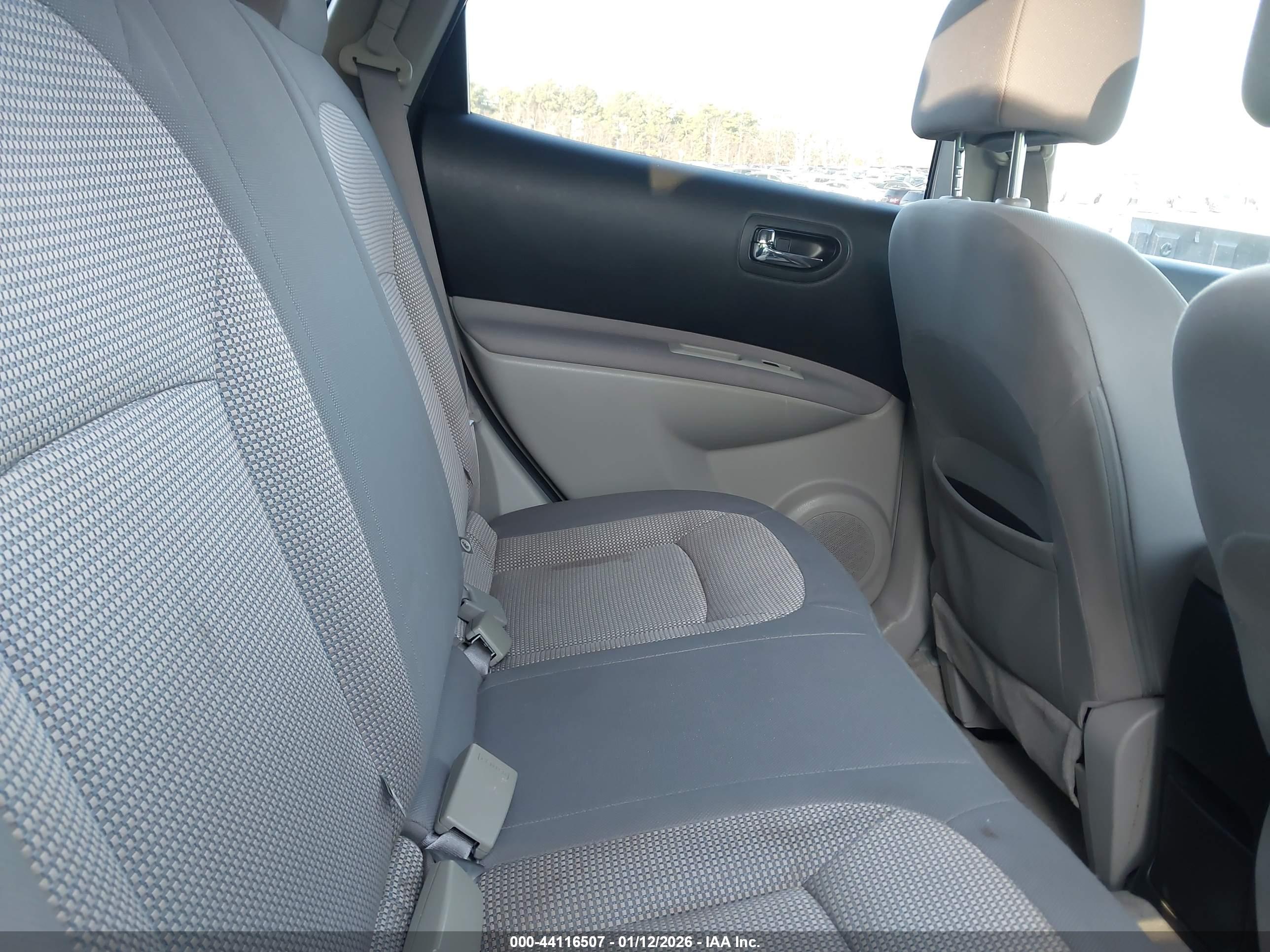 NISSAN ROGUE image 8