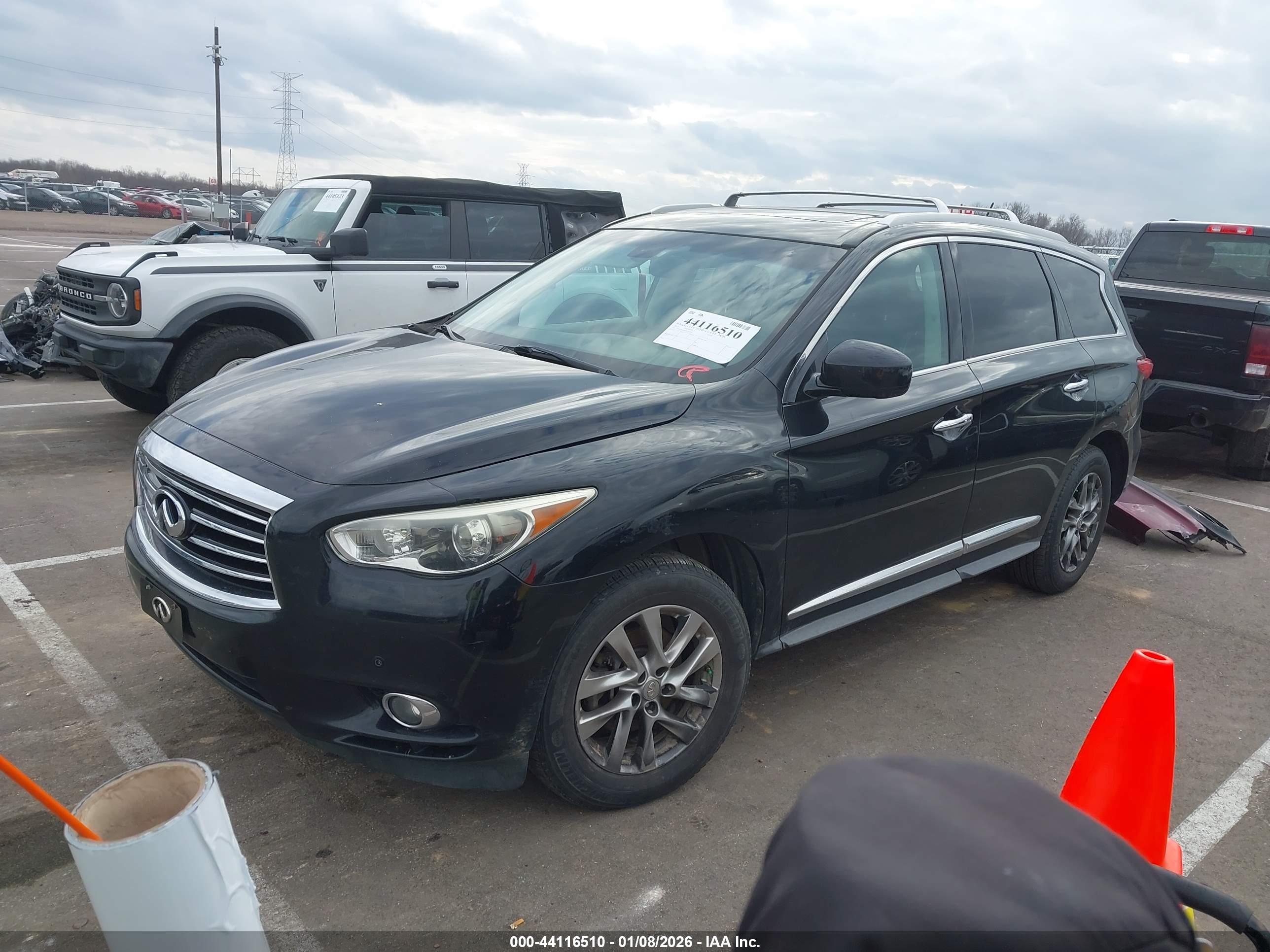INFINITI JX35 image 2