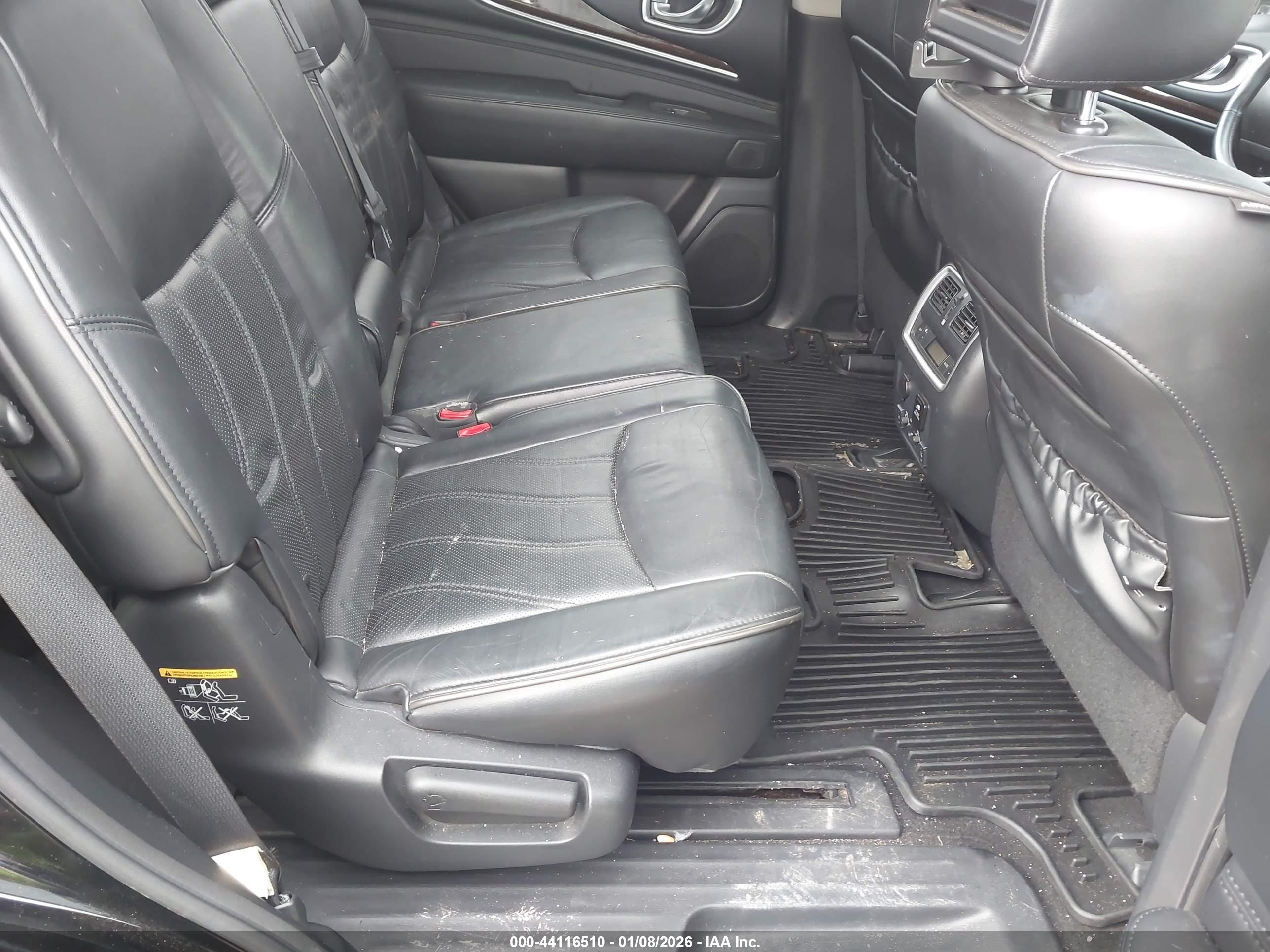 INFINITI JX35 image 8